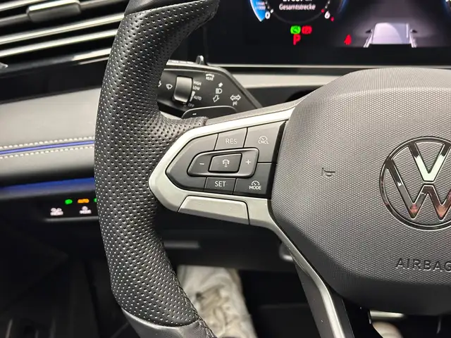Volkswagen Tiguan view 19