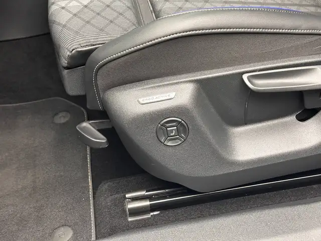 Volkswagen Tiguan view 16