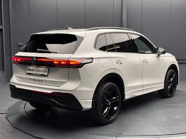 Volkswagen Tiguan view 5