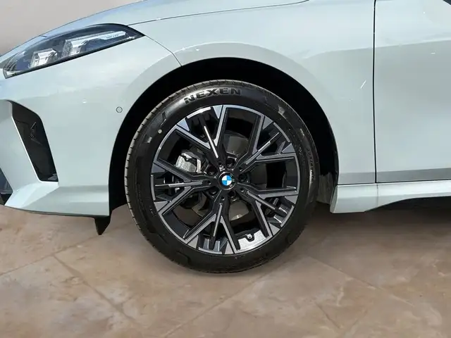 BMW 1 Series view 3