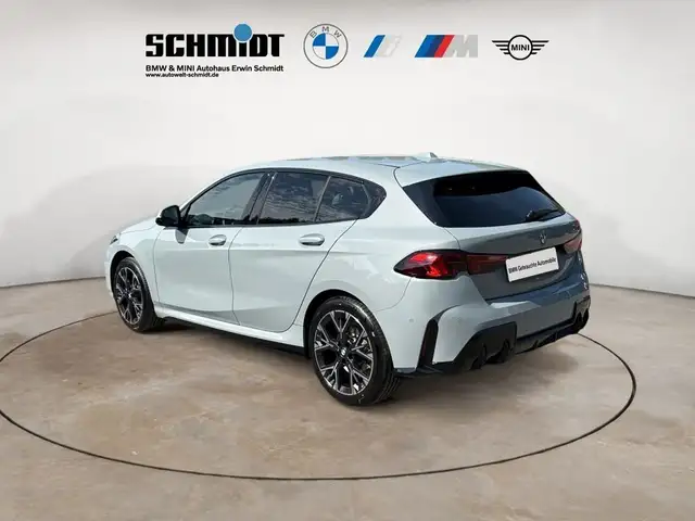 BMW 1 Series view 5