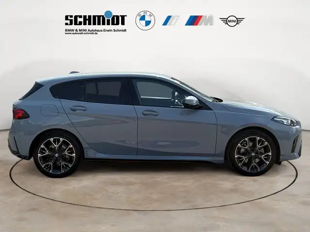 BMW 1 Series view 8