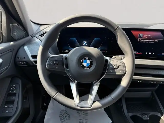 BMW 1 Series view 15