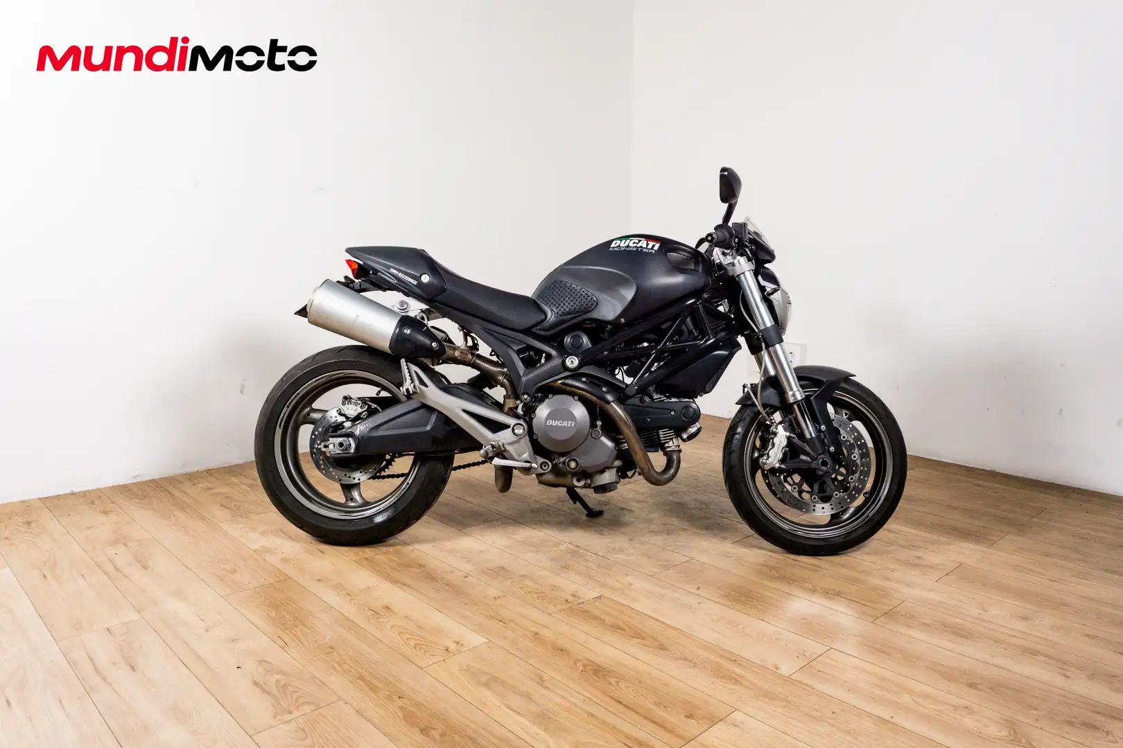 Ducati Monster 696 - 1