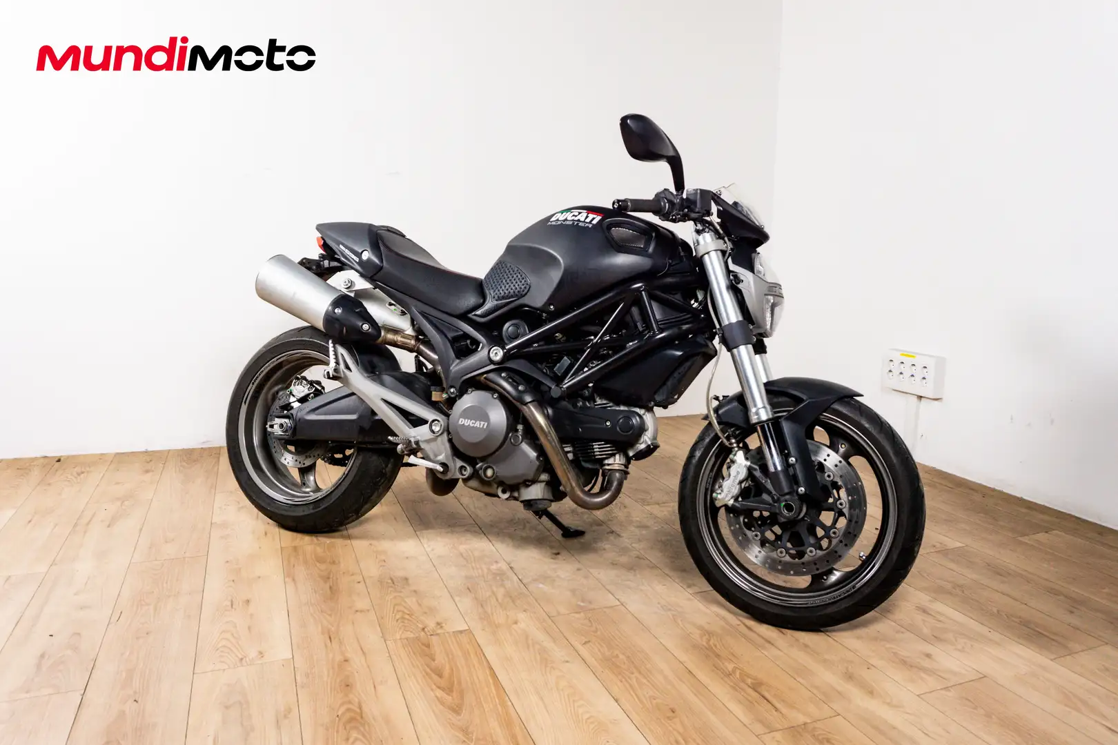 Ducati Monster 696 - 2