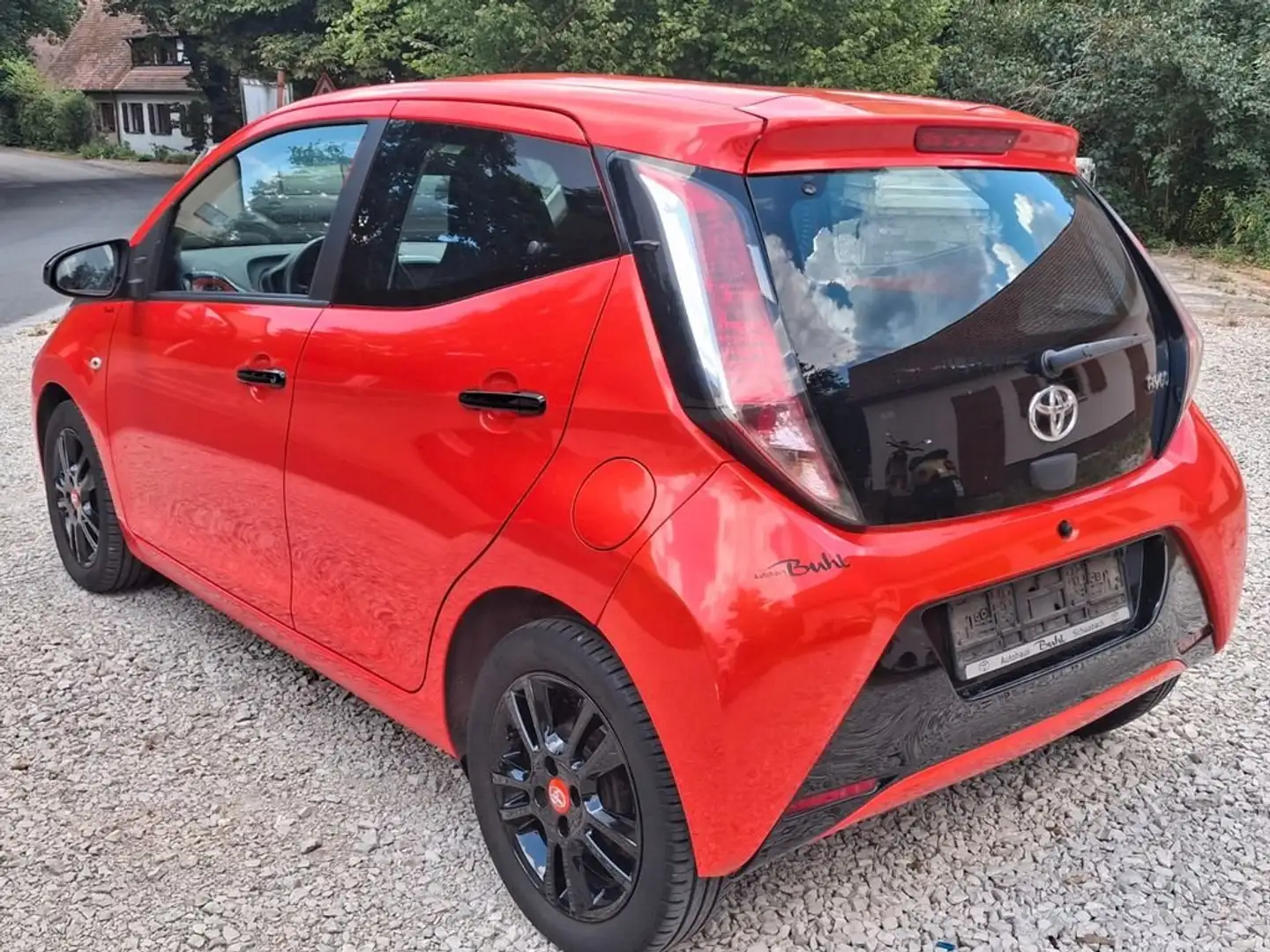 Toyota Aygo Aygo 1.0i VVT-i x-cite M/M Orange - 1