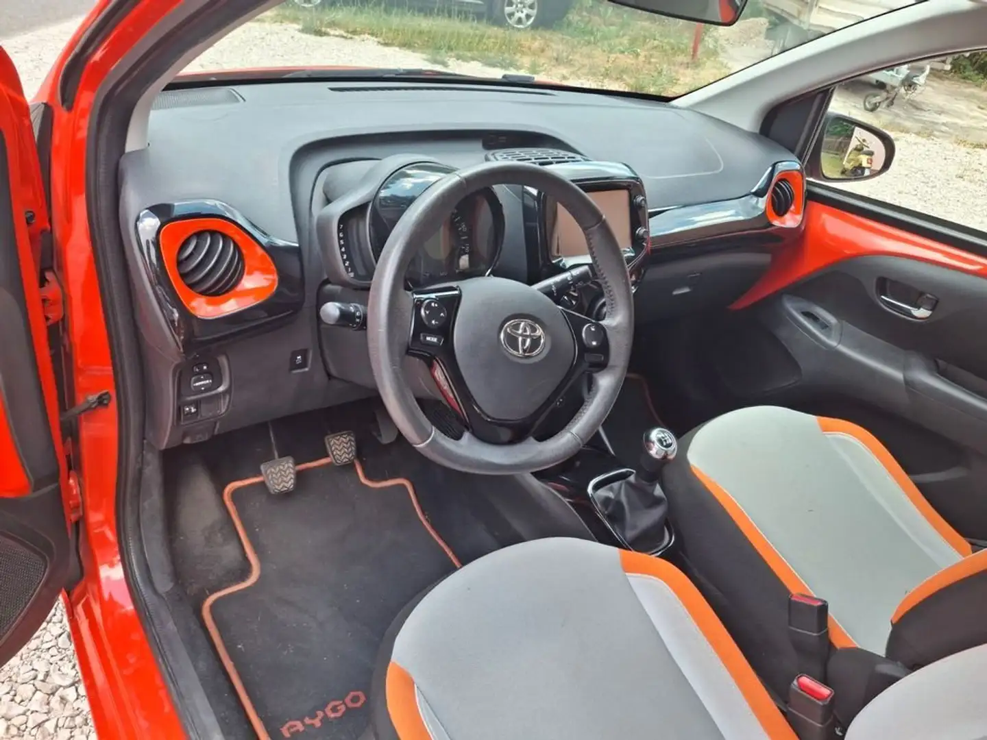 Toyota Aygo Aygo 1.0i VVT-i x-cite M/M Orange - 2