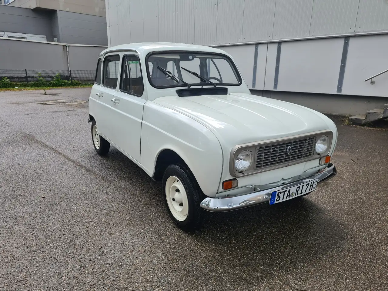 Renault R 4 L sehr gepflegt 2.Hand TÜV neu H-Kennz, foto 2