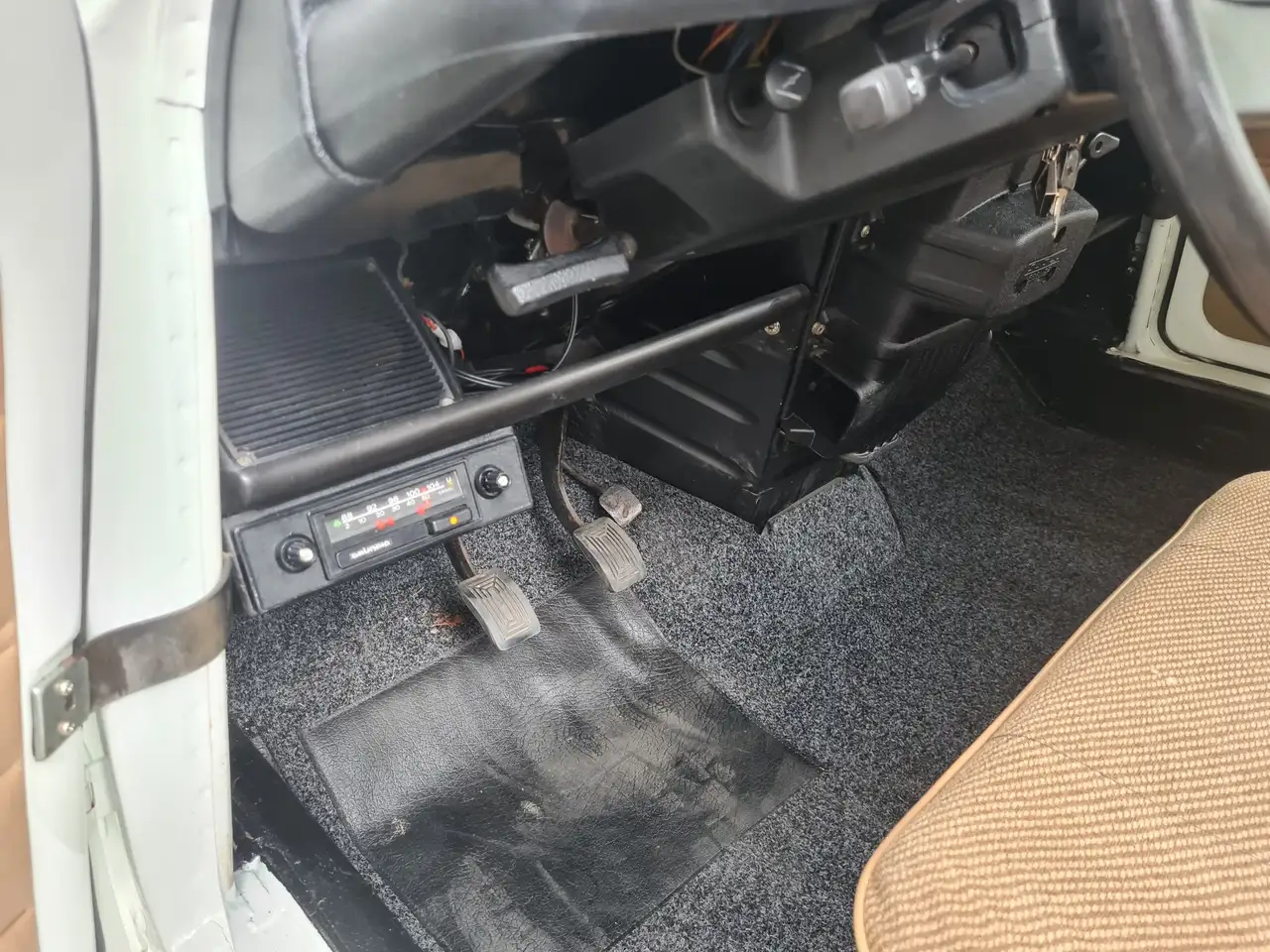 Renault R 4 L sehr gepflegt 2.Hand TÜV neu H-Kennz, foto 12