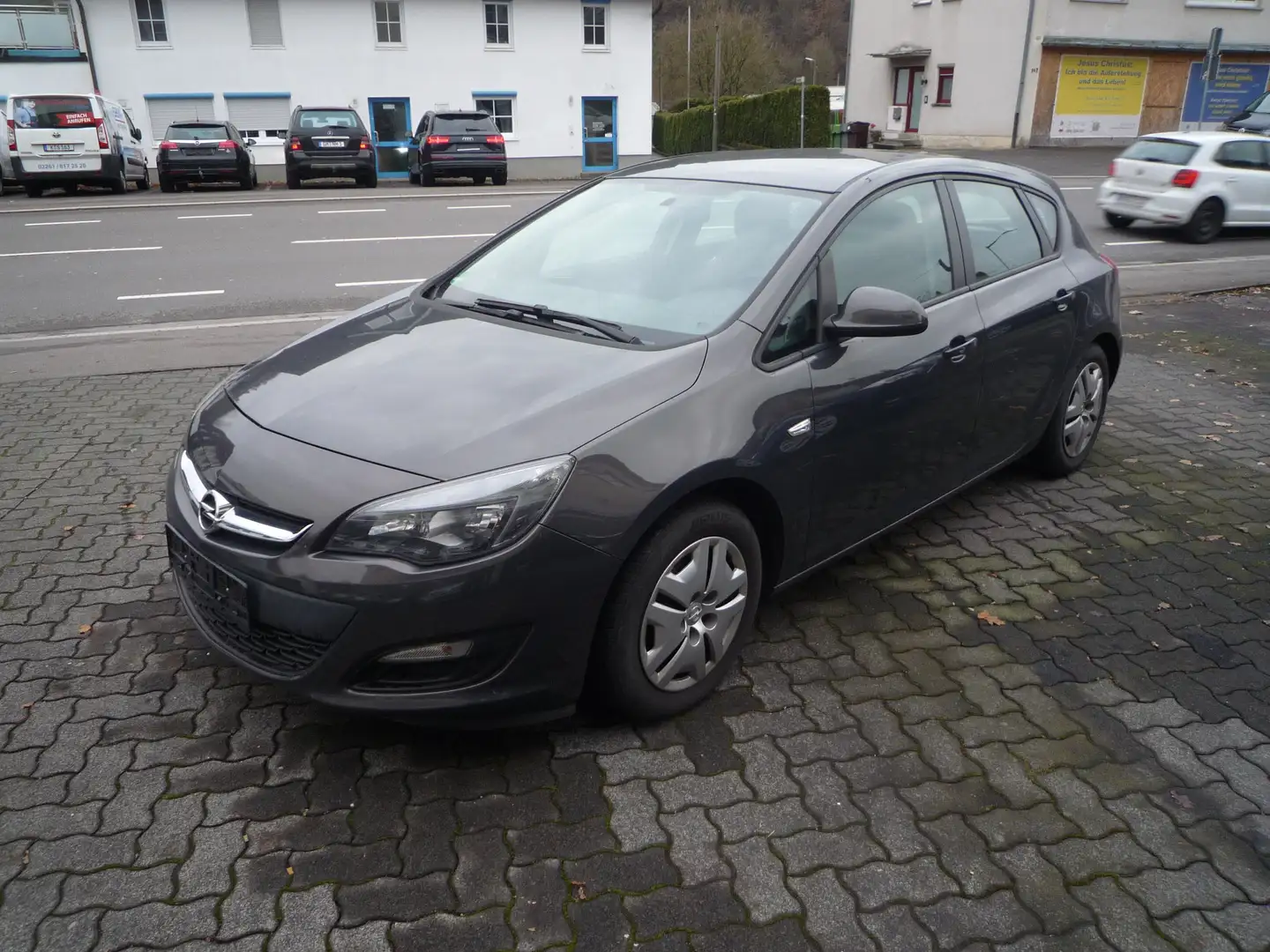 Opel Astra Astra Fließheck  5-Türer 1.6 Active Grau - 1