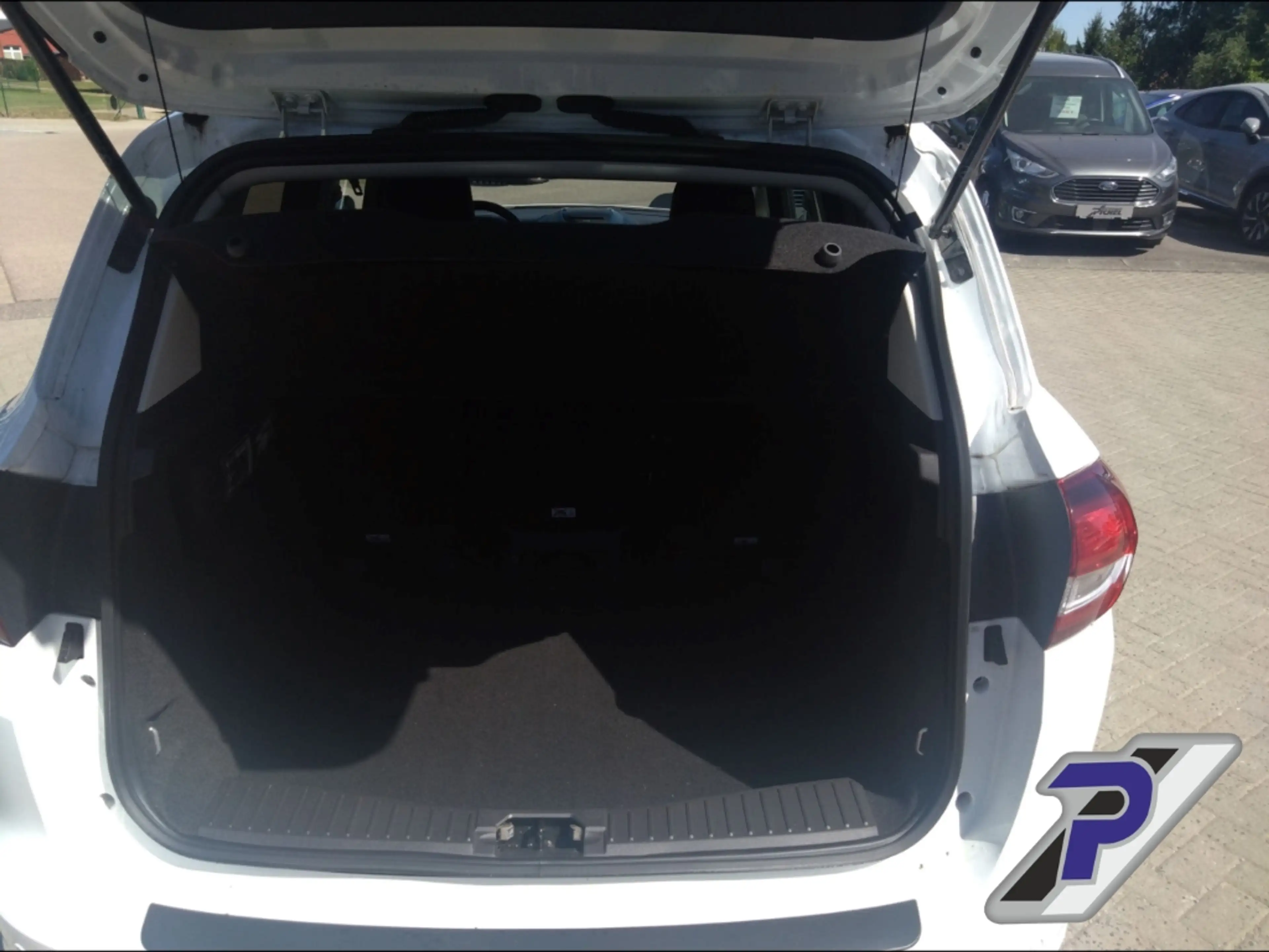 Ford C-Max Titanium KAMERA+TWA+ Navi Bi-Xenon Kurvenlicht App — photo 10
