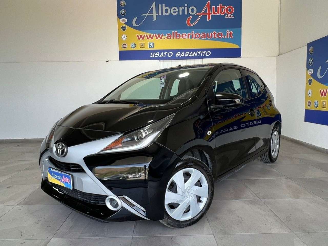 Toyota Aygo 1.0 VVT-i 69 CV 5 porte x-play