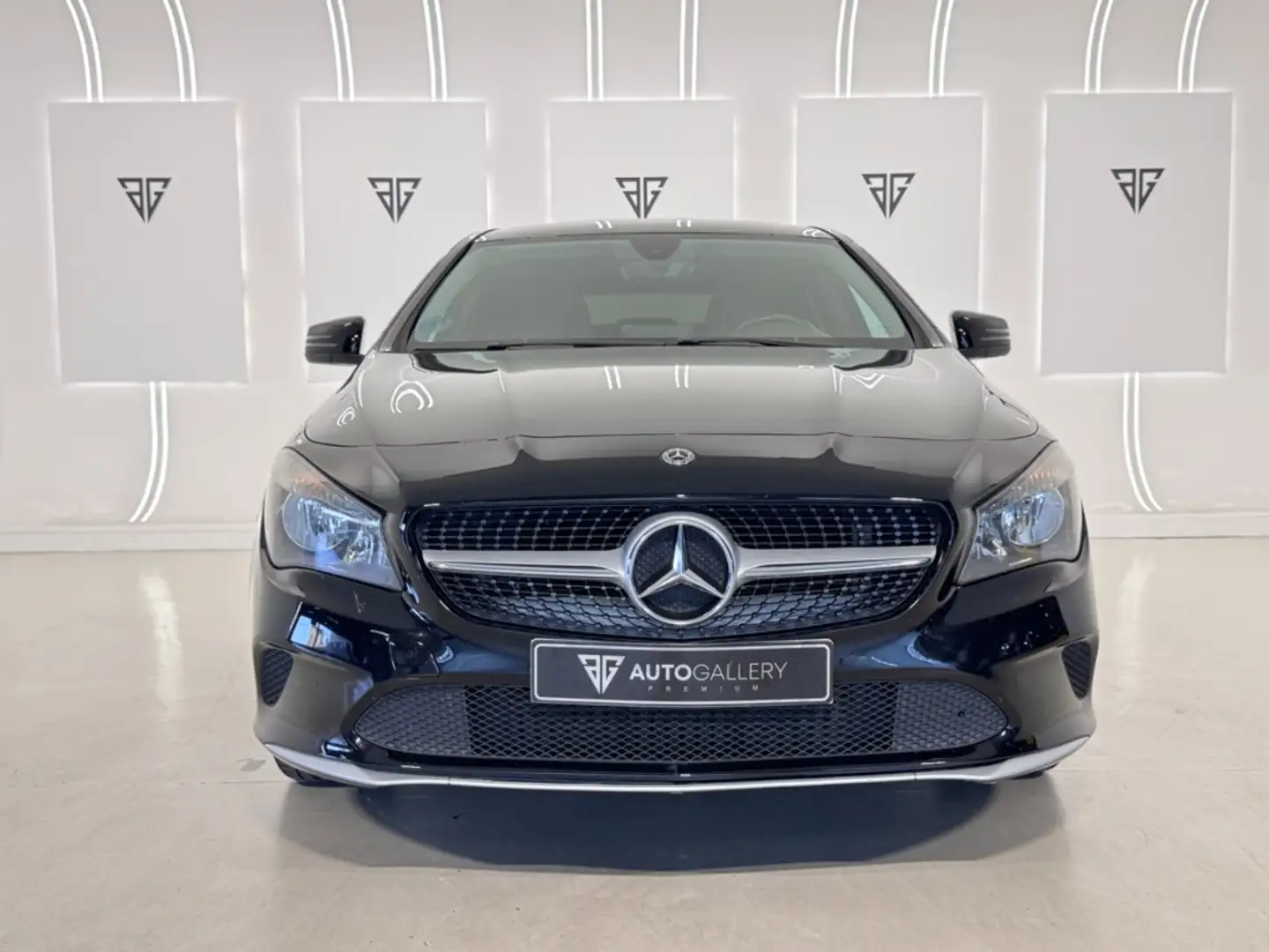 Mercedes-Benz CLA 200 Shooting Brake 200d 7G-DCT Negro - 2
