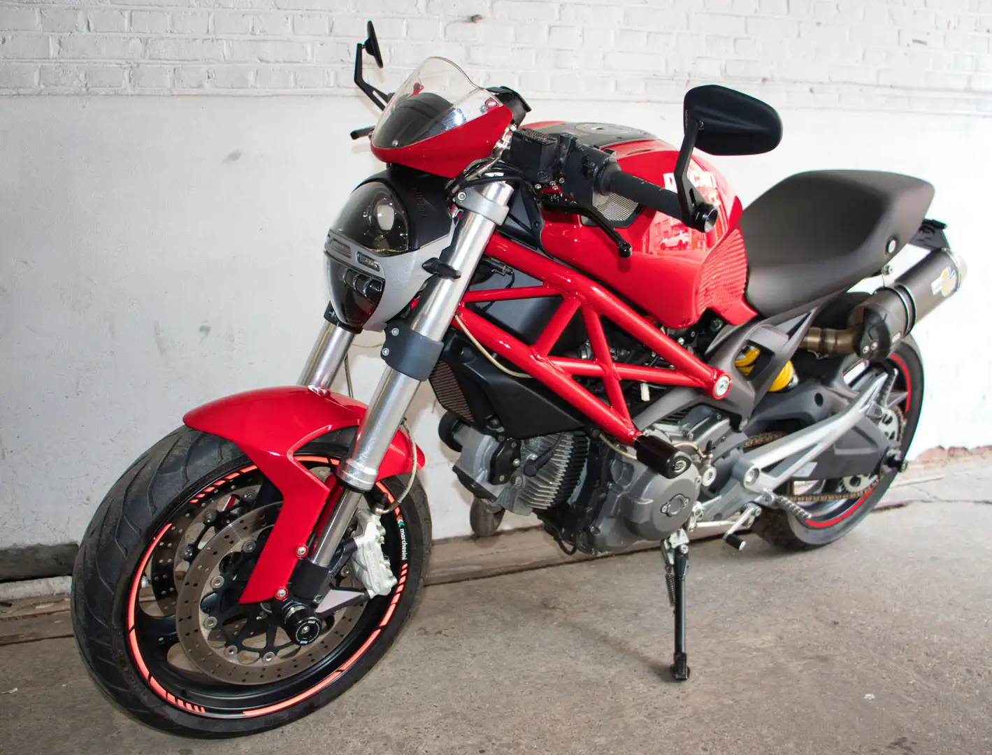 Ducati Monster 696 + Czerwony - 1