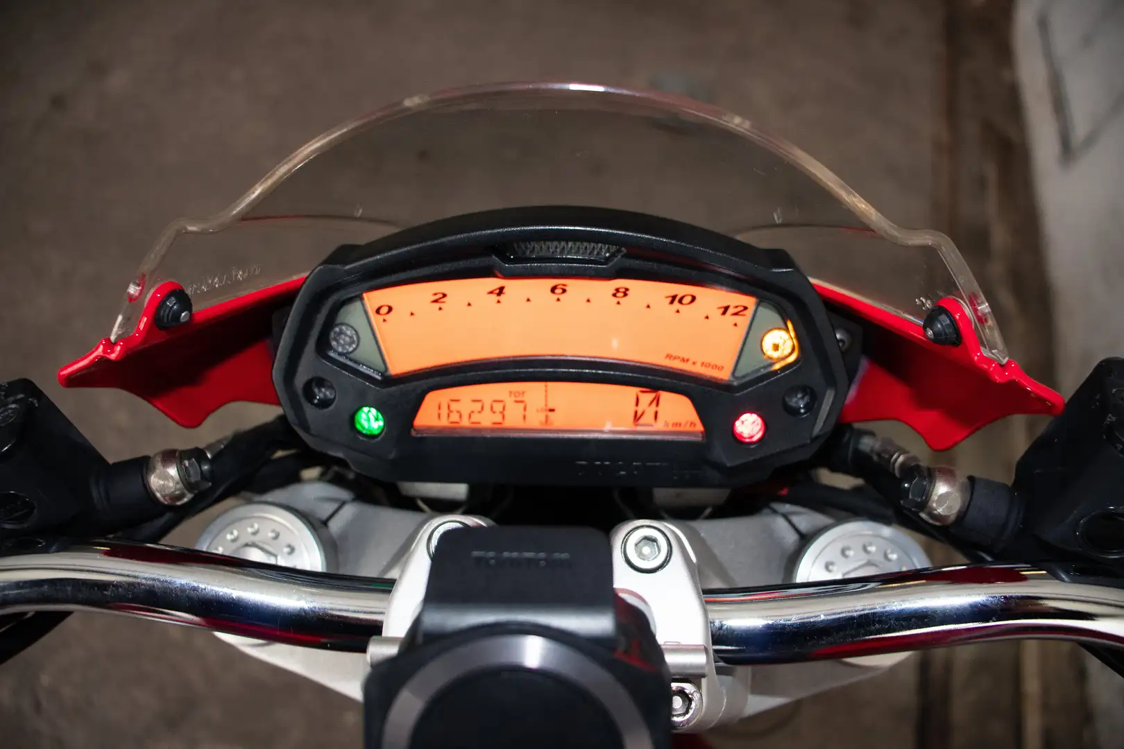 Ducati Monster 696 + Czerwony - 2