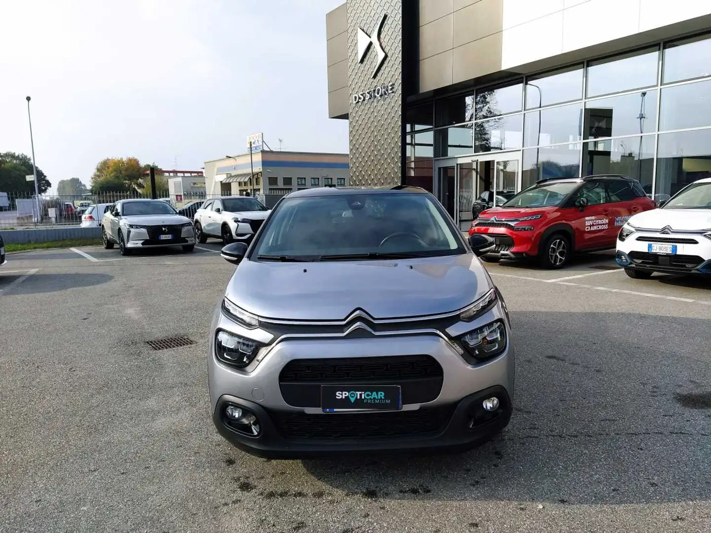 Citroen C3 1.2 PureTech 83cv SHINE PACK AZIENDALE Zilver - 2