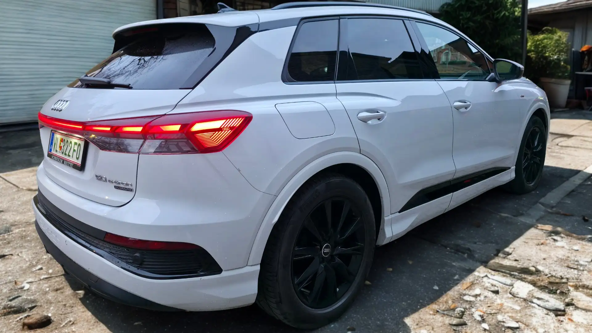 Audi Q4 e-tron Q4 50 e-tron quattro 220kW / S line Matrix LED Wärmepumpe Garantie 87% Akku Weiß - 1