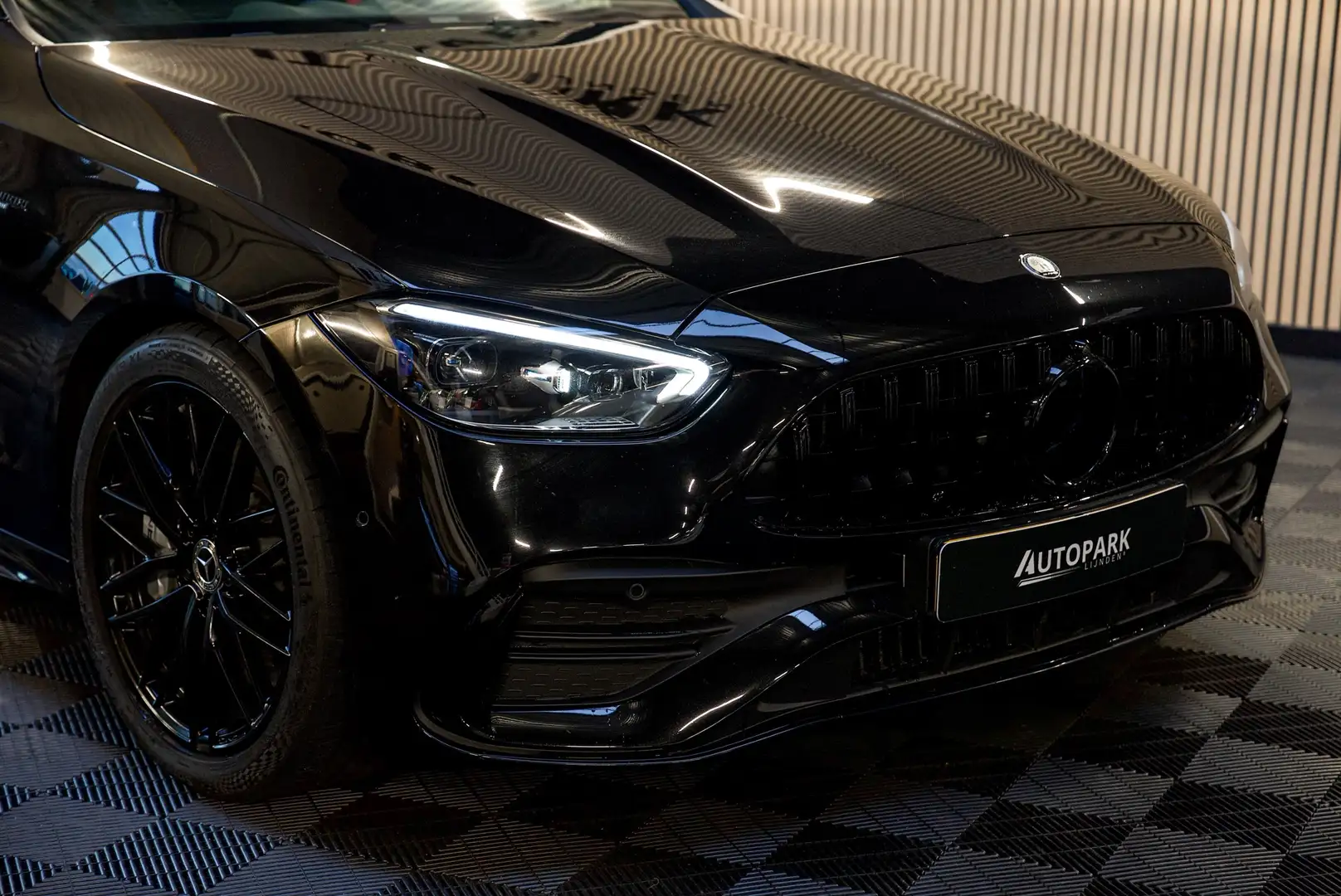 Mercedes-Benz C 43 AMG 4MATIC+ PANO/360CAM/MEMORY/KEYLESS/DISTRONIC+/FABR Negro - 2