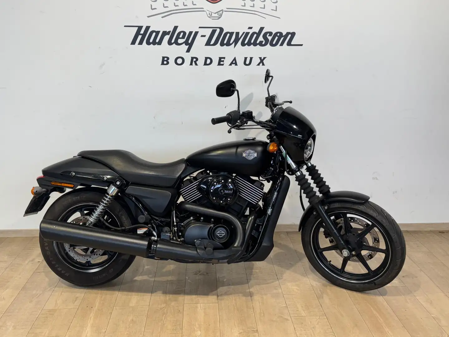 Harley-Davidson Street 750 Noir - 1