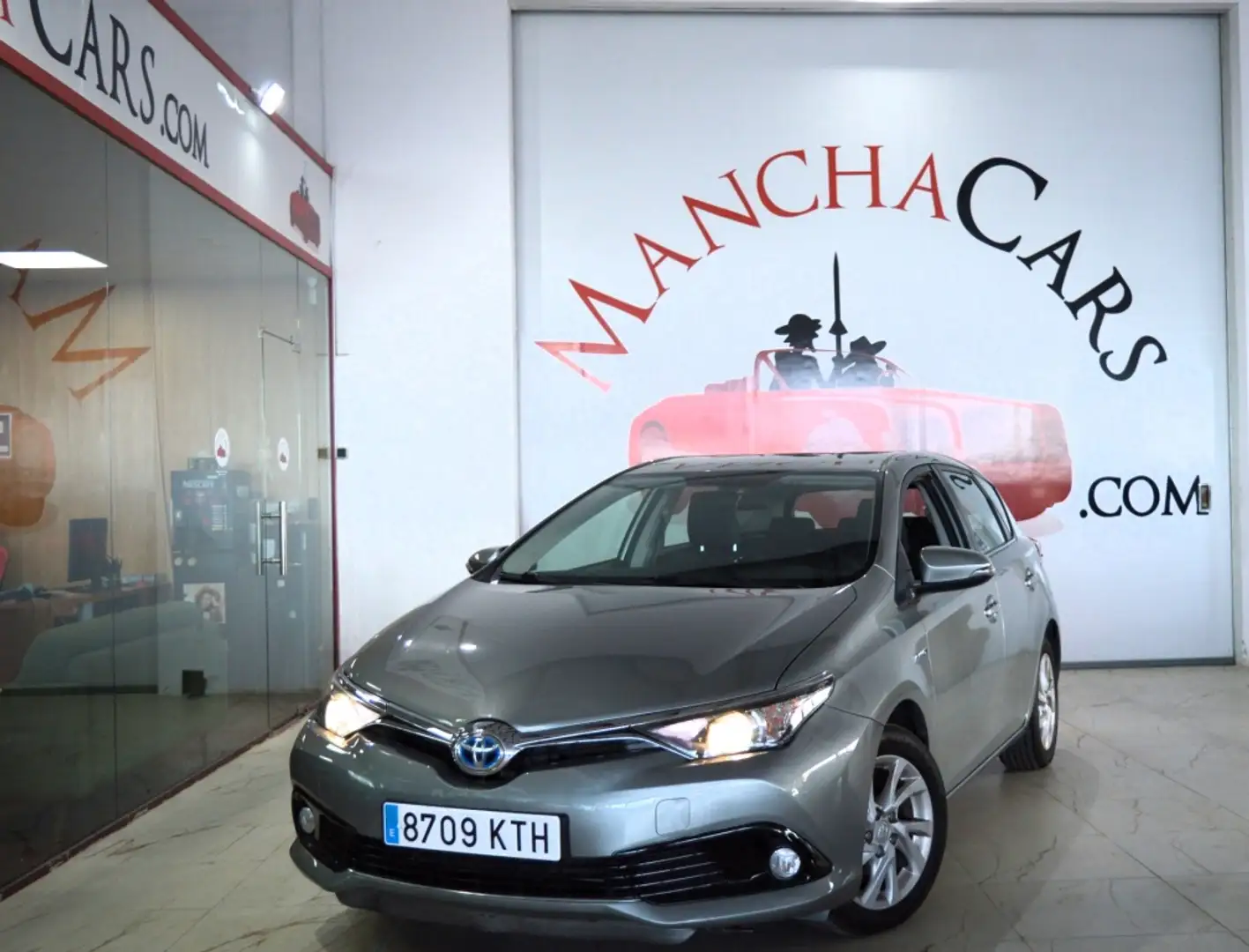 Toyota Auris hybrid 140H Active Business Plus Gris - 2