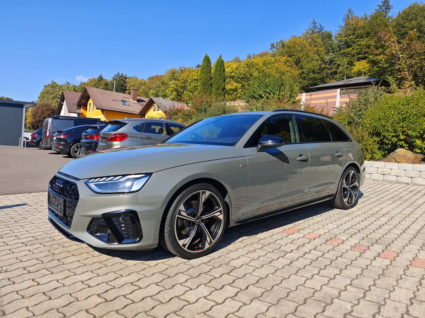 Audi A4 30 TDI S line S Tronic*Competition*Navi*19 Zoll* Grau - 2