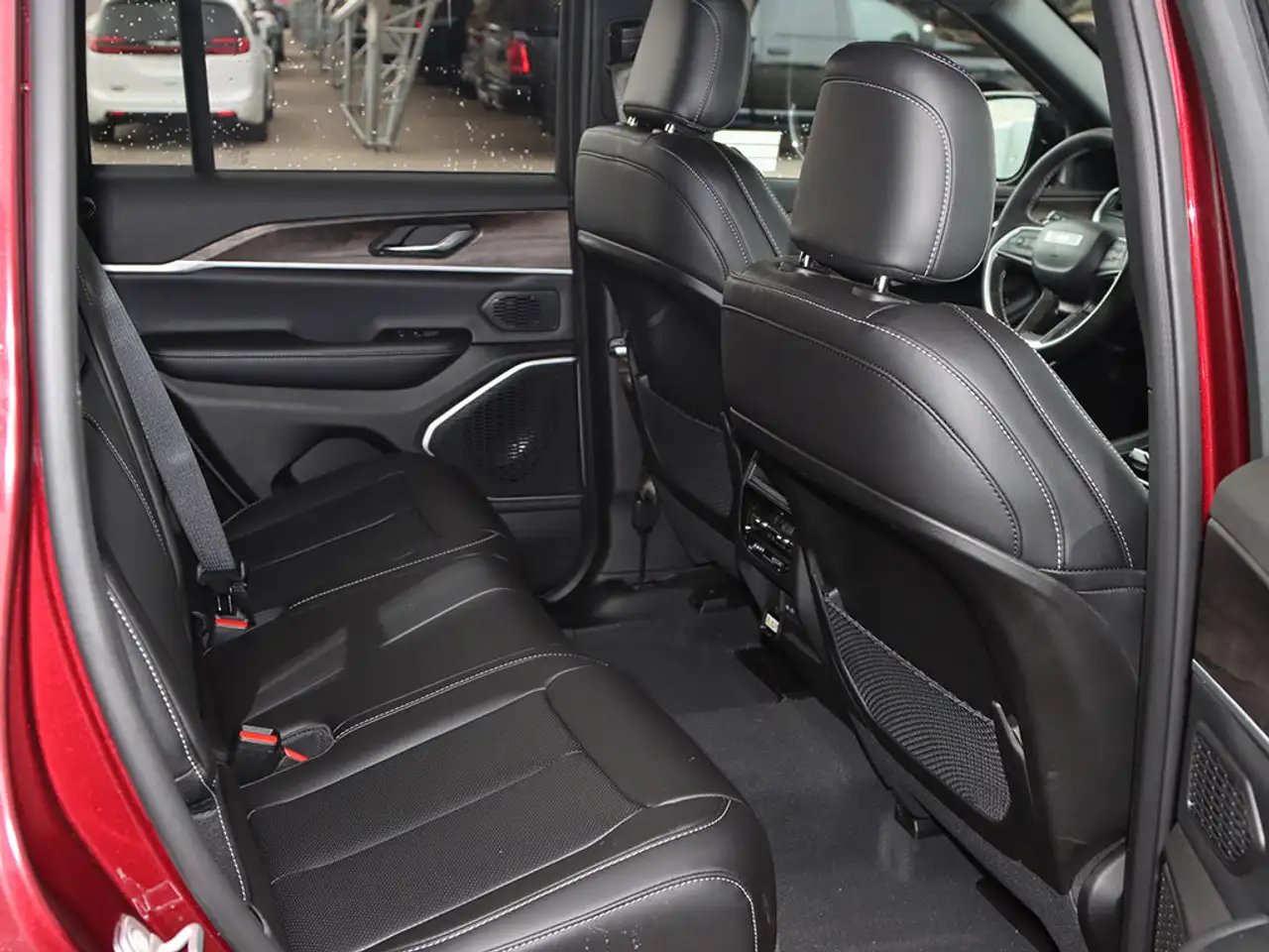 Jeep Grand Cherokee снимка Jeep Grand Cherokee