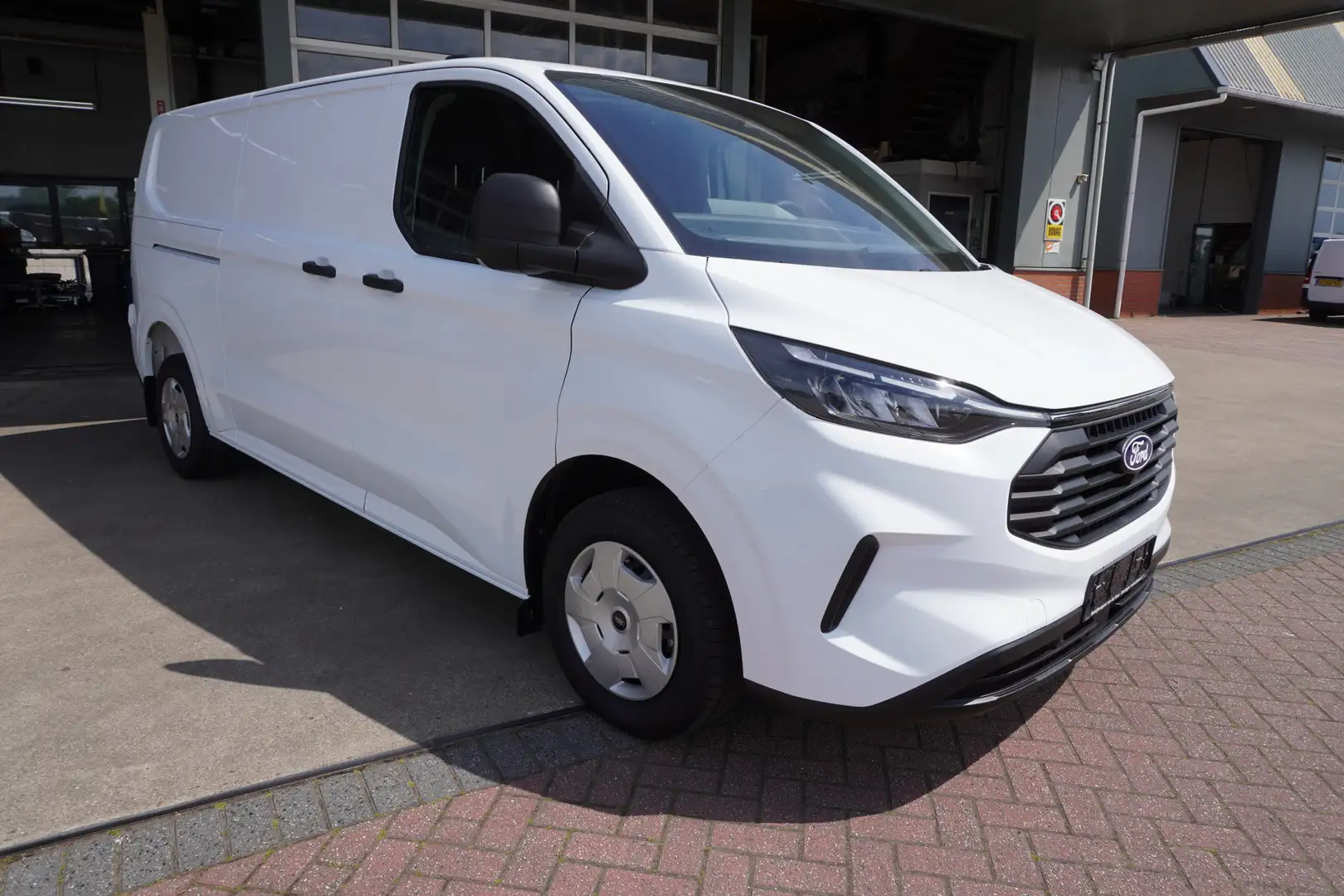 Ford Transit Custom 320L 2.0 TDCI 170PK L2H1 Trend Automaat Schuifdeur Blanc - 2
