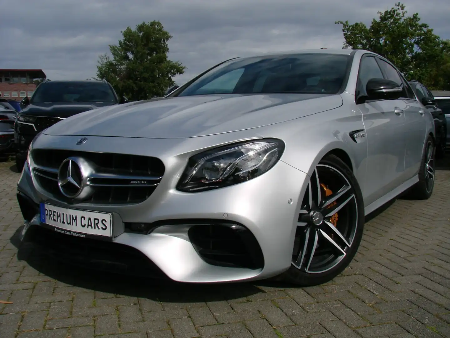 Mercedes-Benz E 63 AMG S 4MATIC + 360° Keramik Burmester Command MultiBea Silber - 2