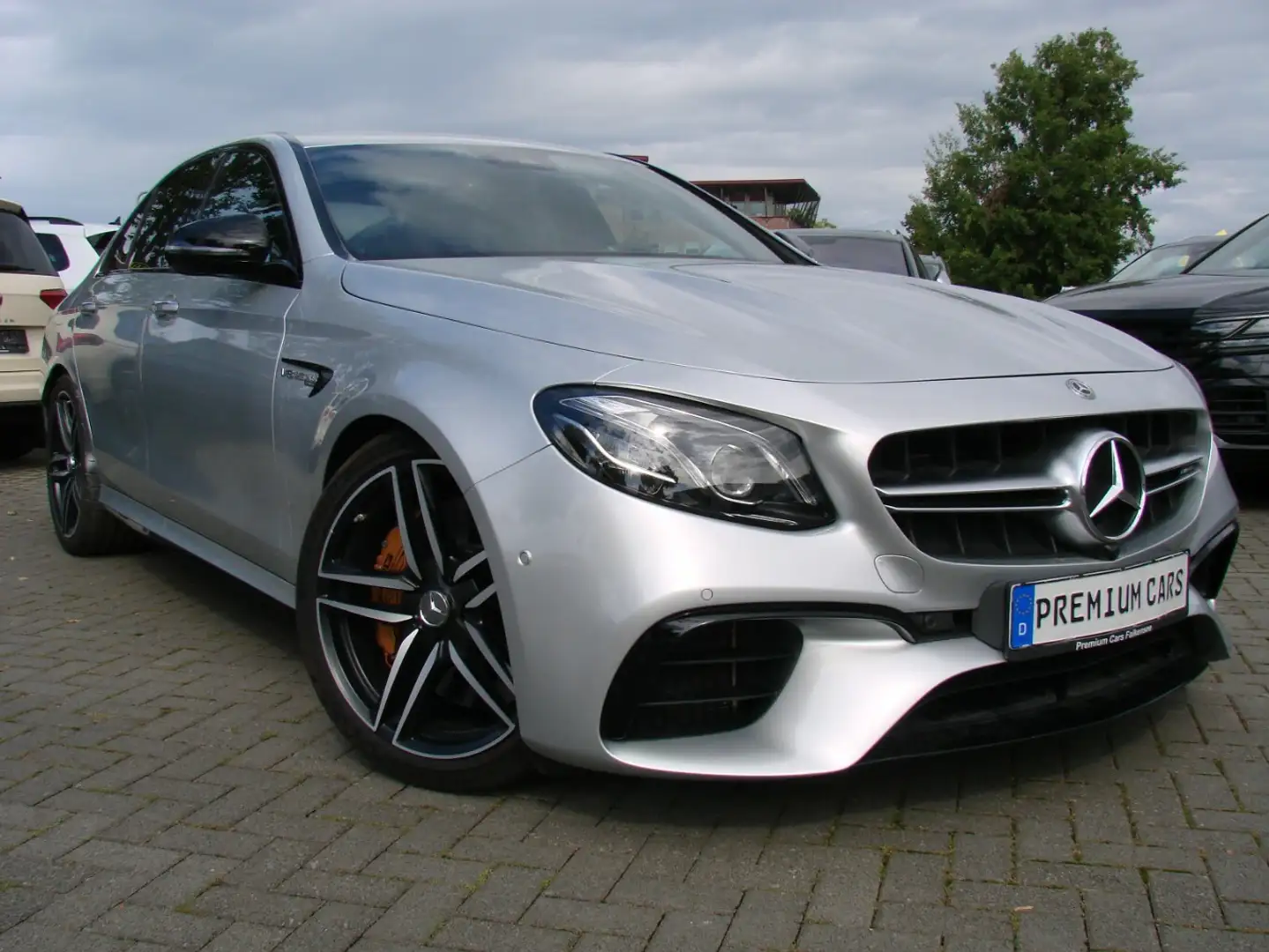 Mercedes-Benz E 63 AMG S 4MATIC + 360° Keramik Burmester Command MultiBea Silber - 1