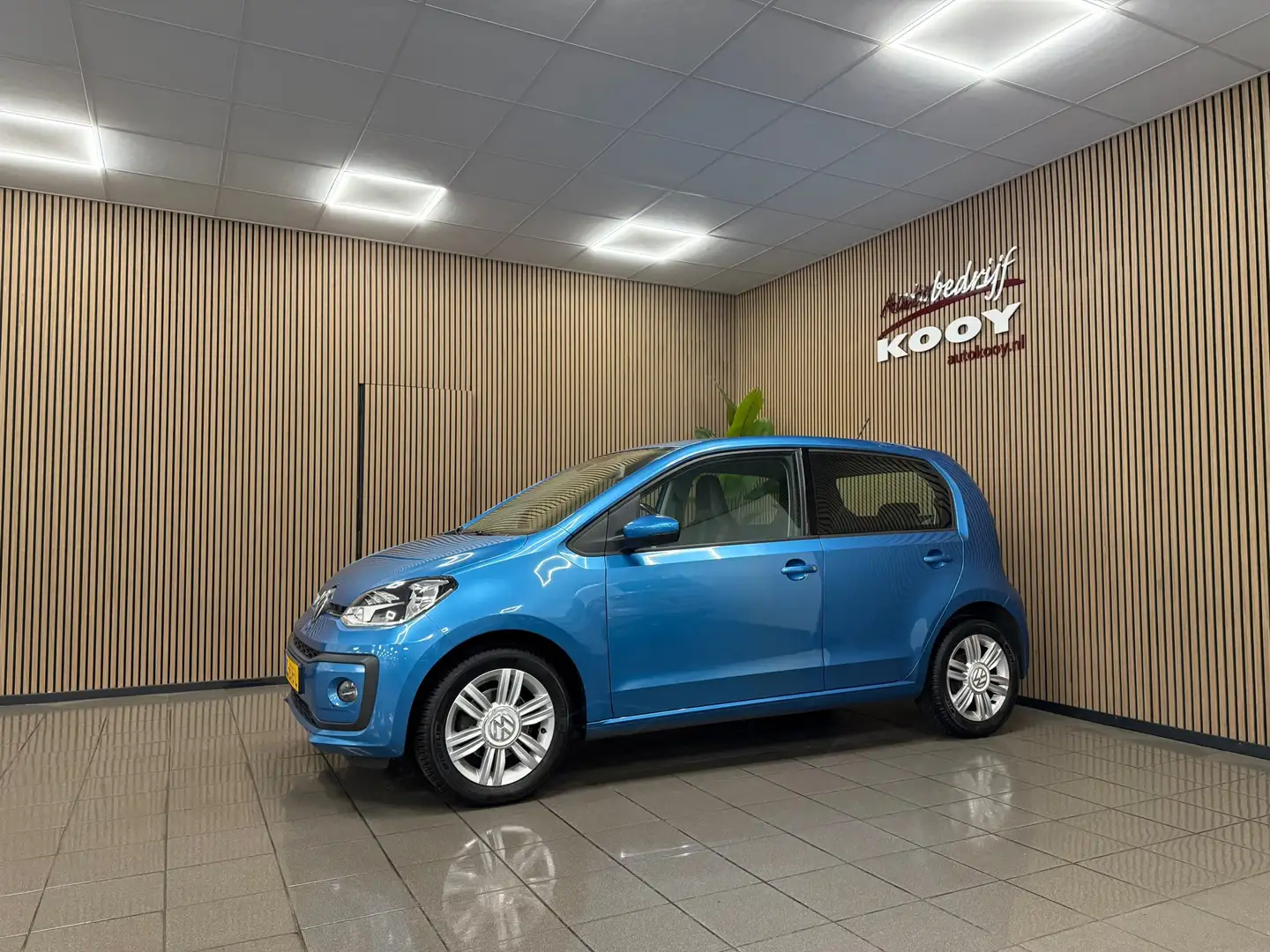 Volkswagen up! 1.0 BMT high up! * Airco / Cruise control / Stoelv Bleu - 1