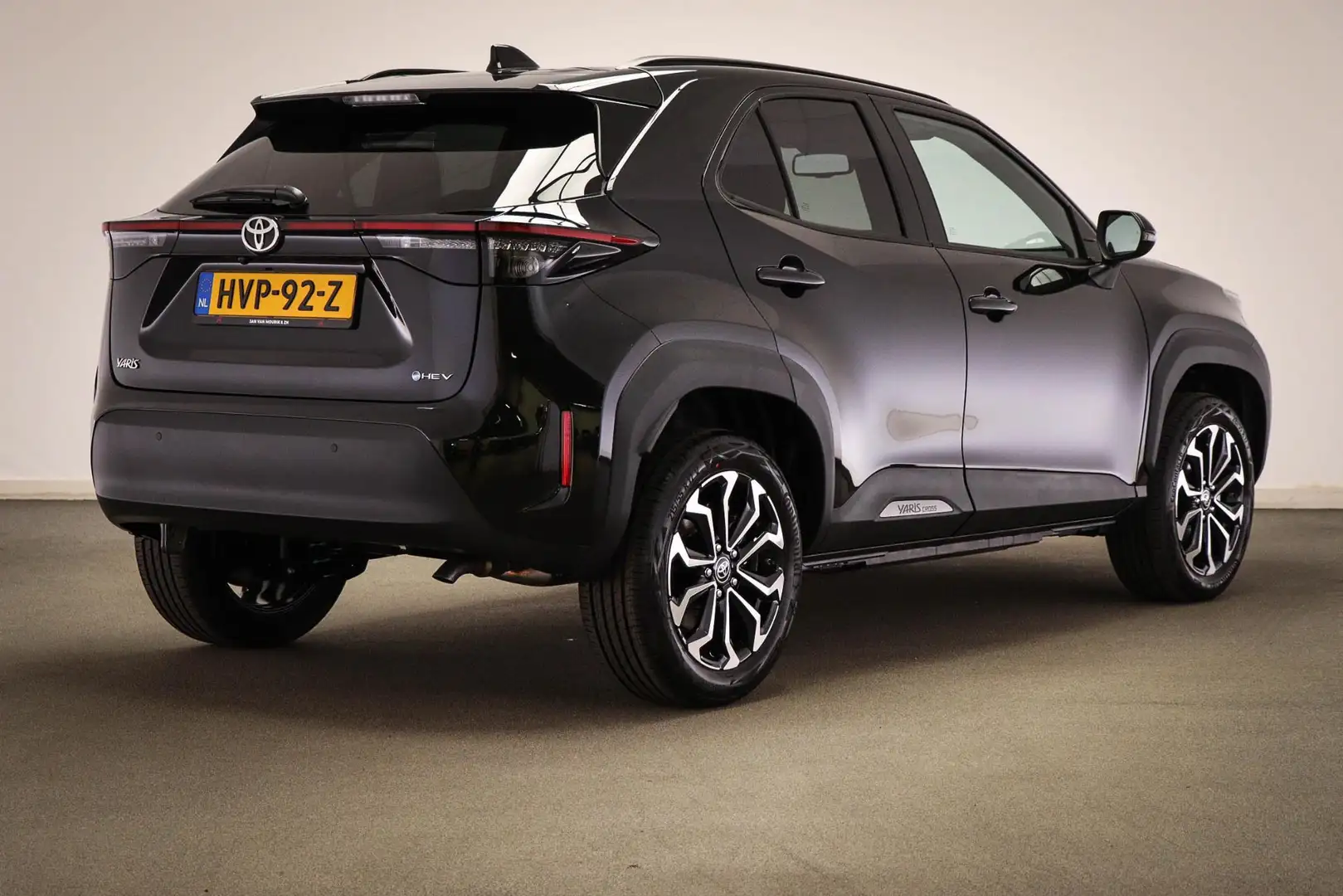 Toyota Yaris Cross 1.5 Hybrid 130 Dynamic | COMFORT PACK | STUURVERWA Zwart - 2