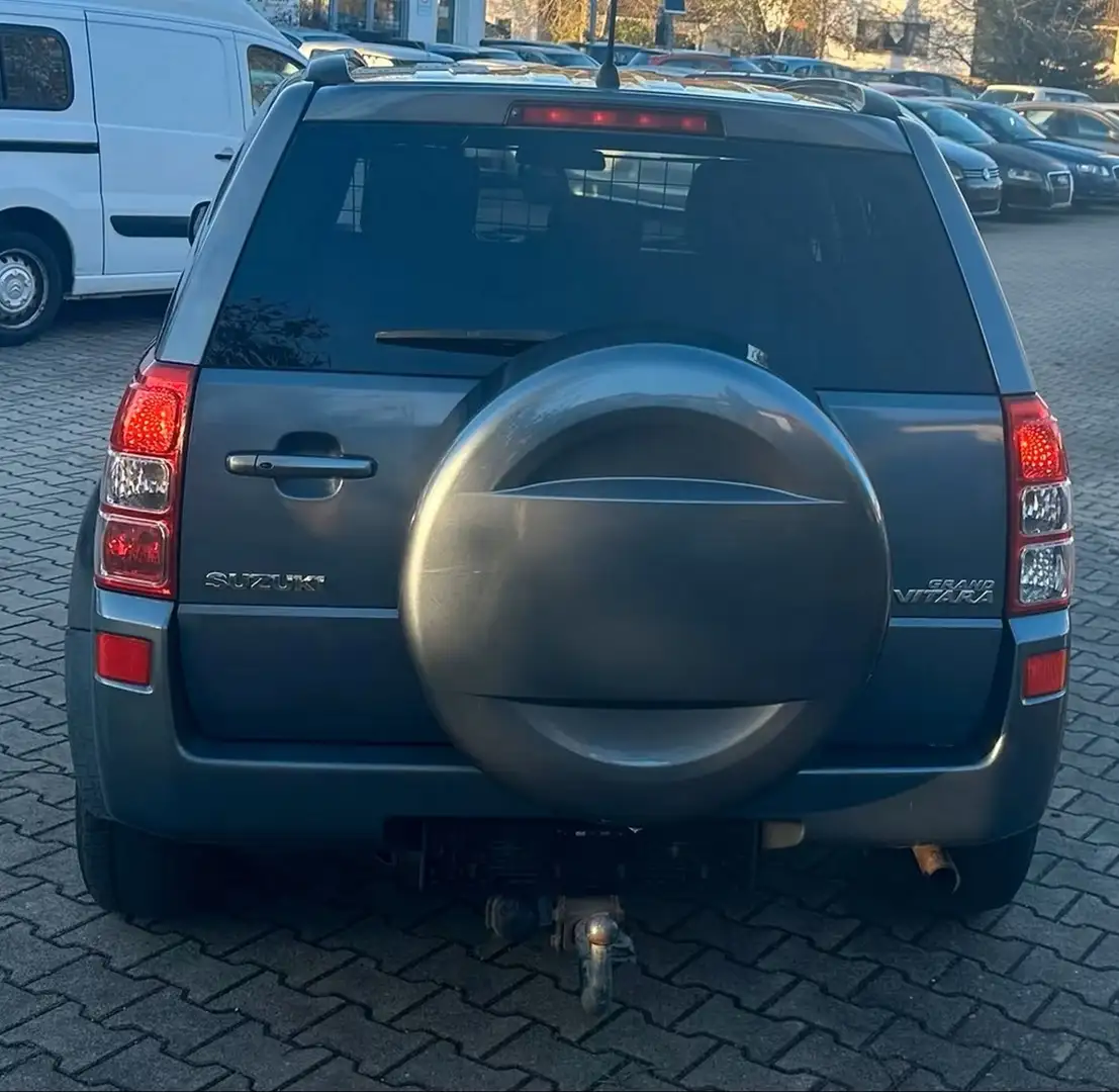 Suzuki Grand Vitara 2.0 Comfort Allrad Grau - 2