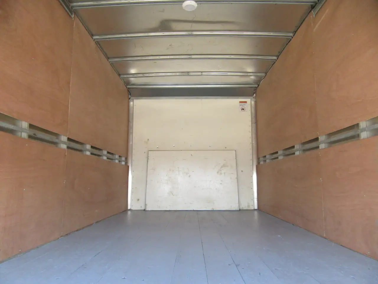 Ford E-450 снимка Ford E-450