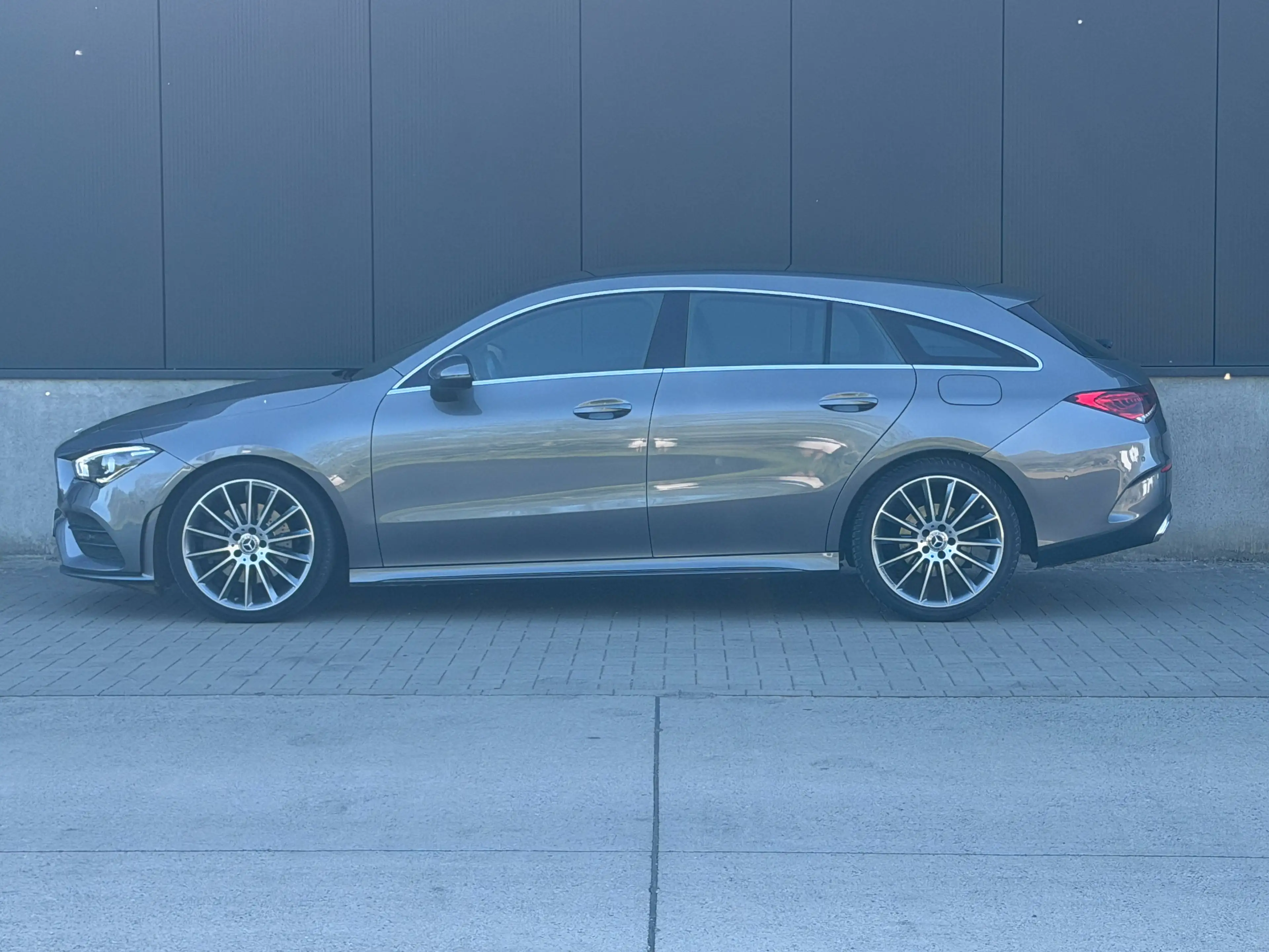 Mercedes-Benz CLA 200 CLA 200 AMG Line — photo 4