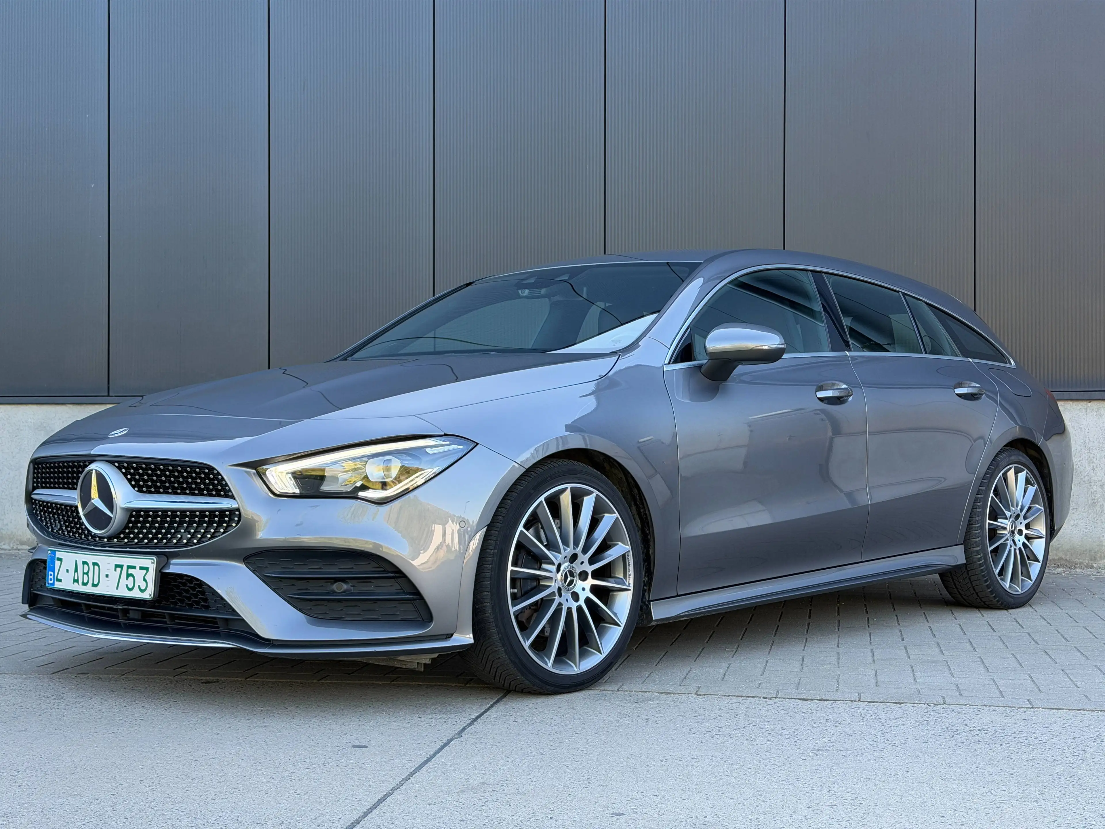 Mercedes-Benz CLA 200 CLA 200 AMG Line — photo 2