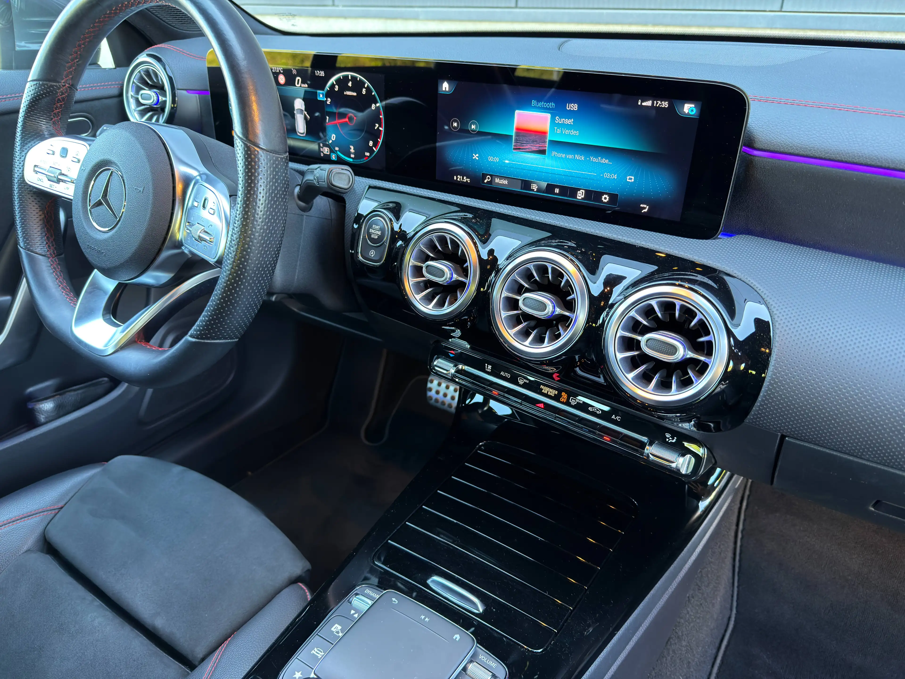 Mercedes-Benz CLA 200 CLA 200 AMG Line — photo 15
