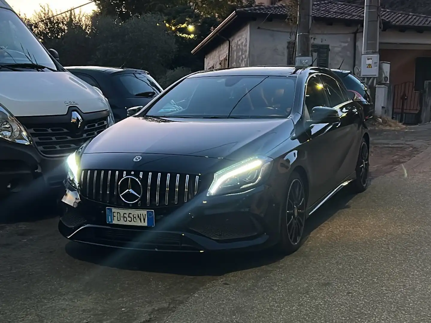 Mercedes-Benz A 160 Premium AMG Negro - 1