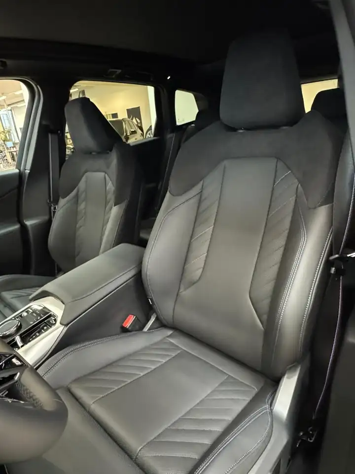 BMW X3 40d xDrive M Sport+PANO+AHK+NAVI+LED+PA+DA+HIFI+uv 7