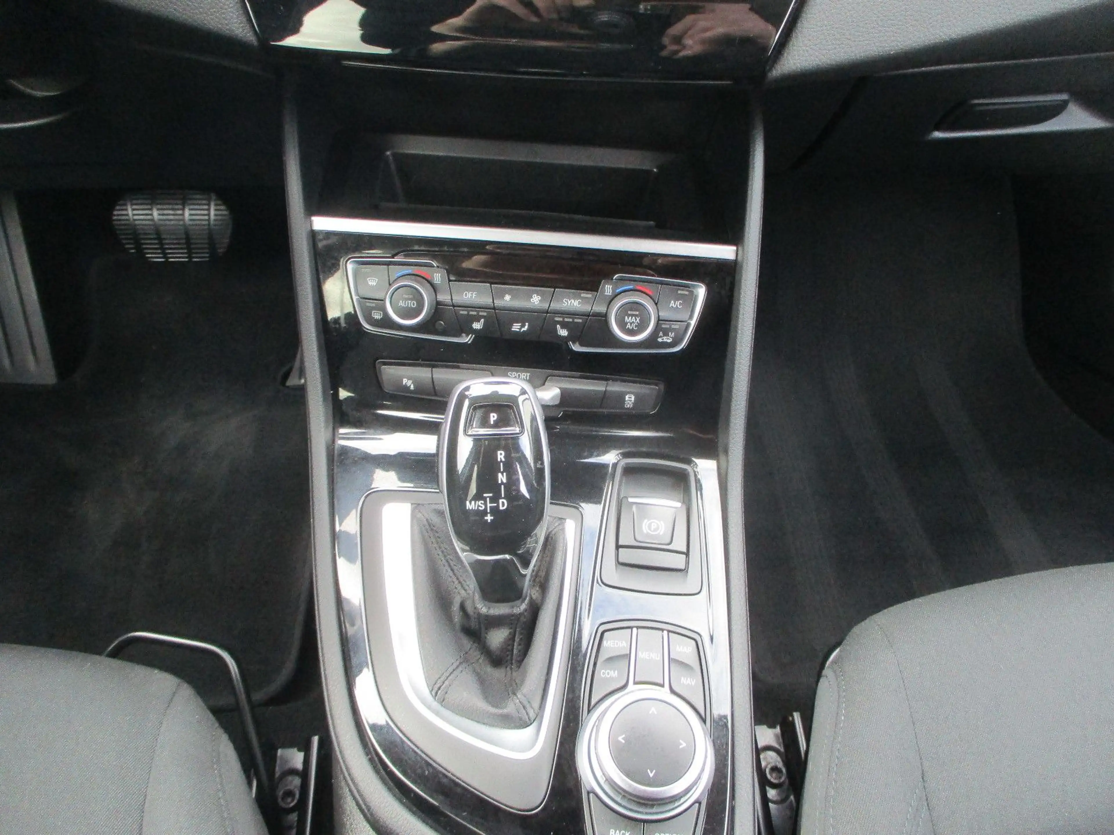 BMW 218 xDrive NAVI LED SITZH TEMP PDC — photo 9