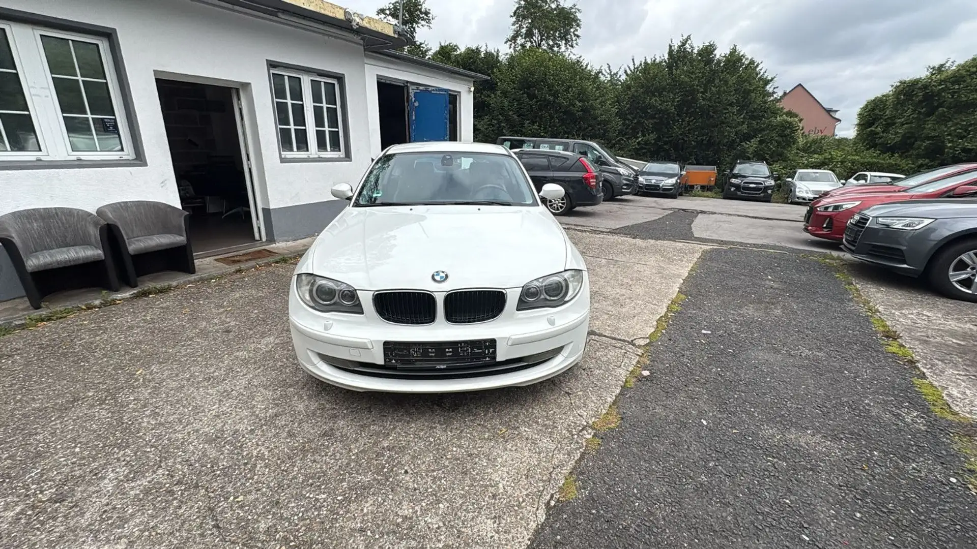 BMW 118 Baureihe 1 Lim. 118i Weiß - 2