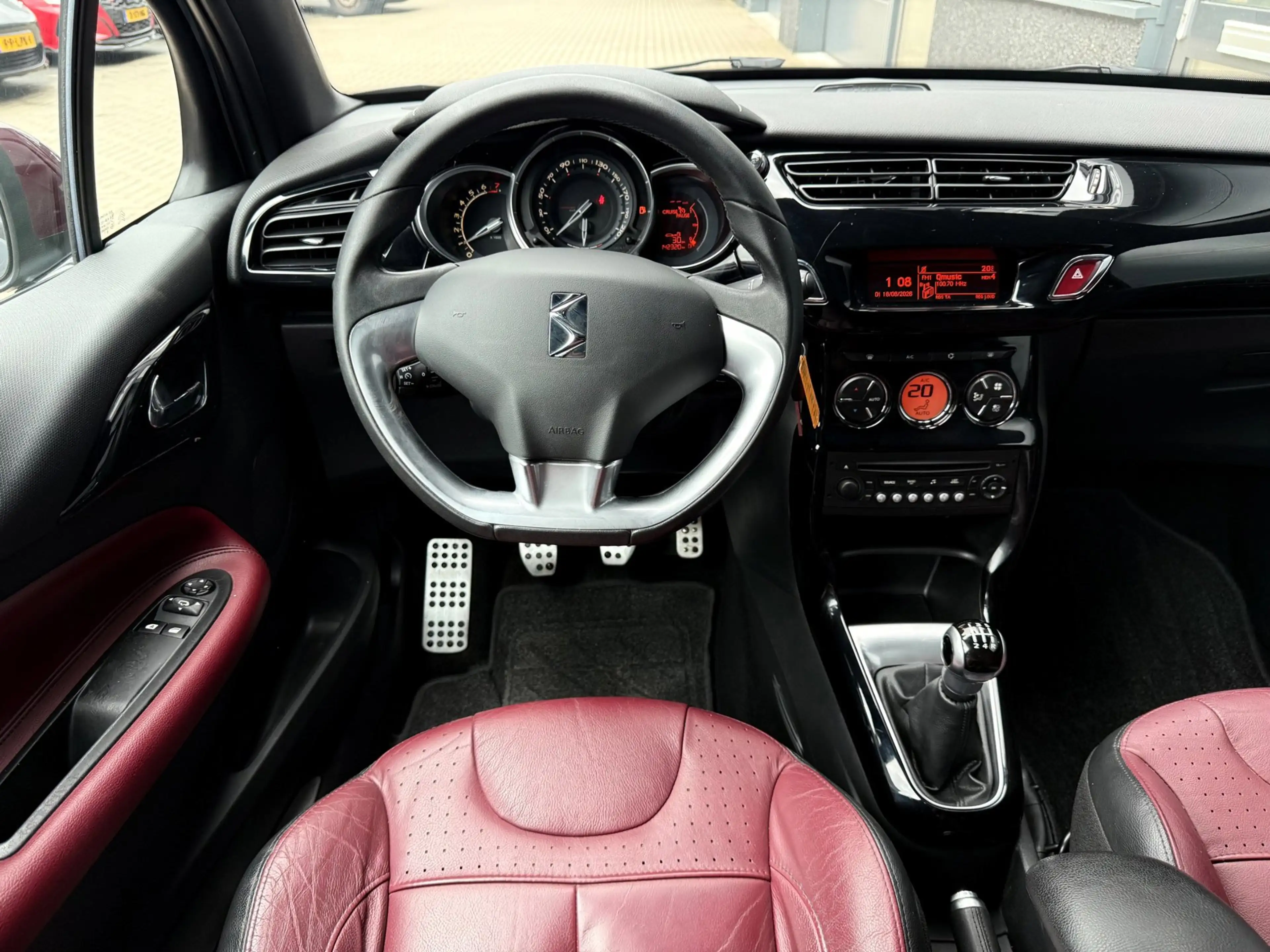 Citroen DS3 1.6 So Chic — photo 10