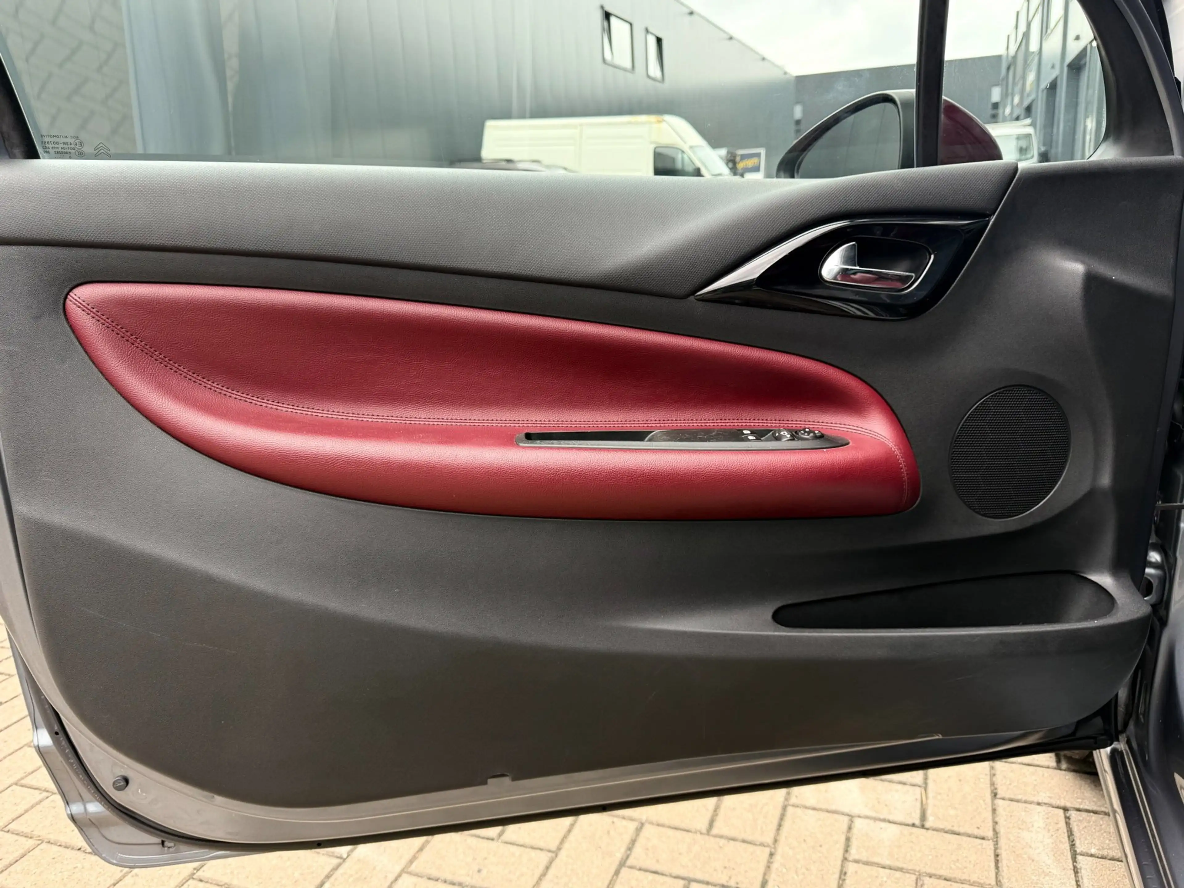 Citroen DS3 1.6 So Chic — photo 12