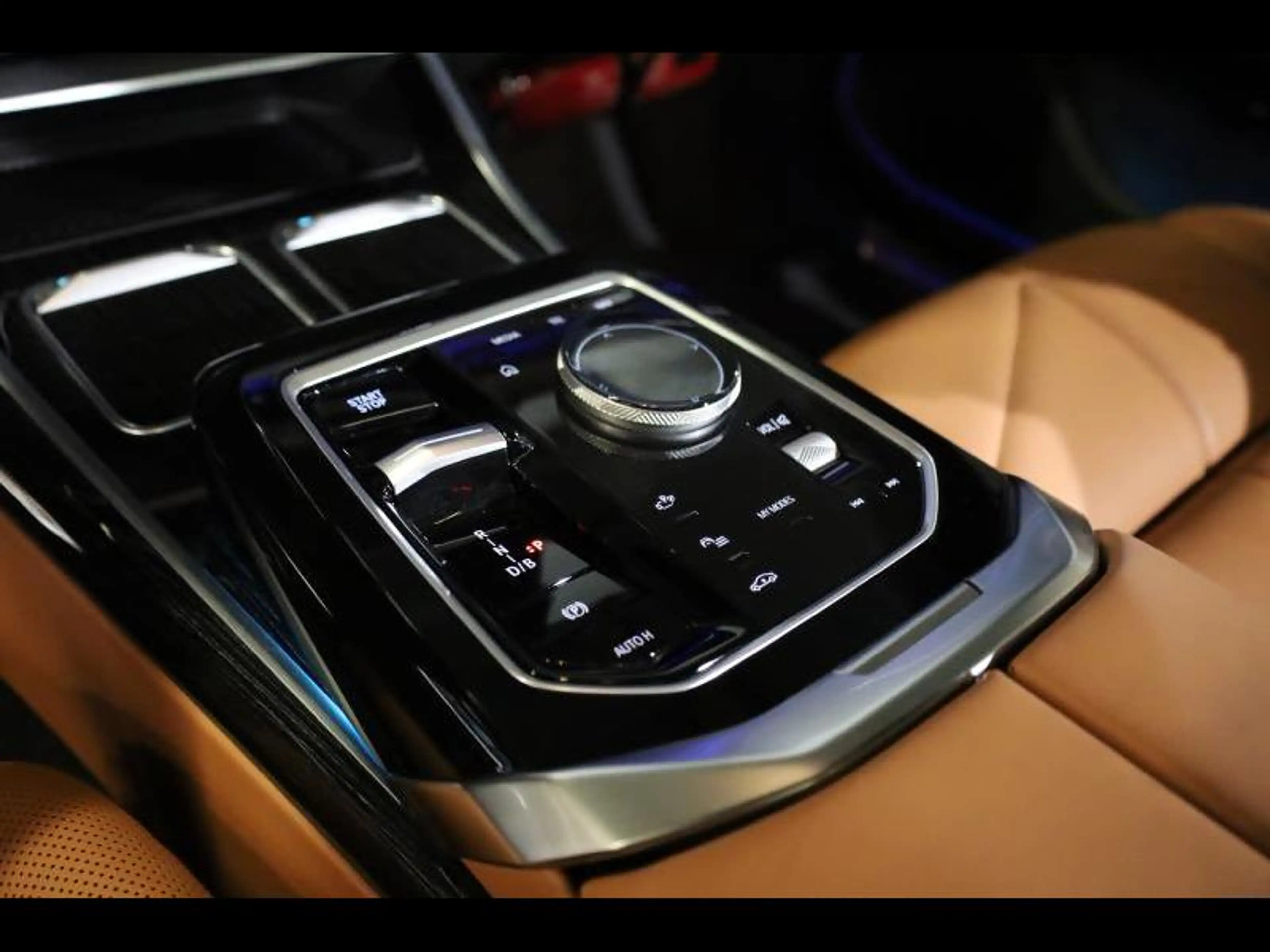 BMW i7 eDrive50 Kit M Sport — photo 9