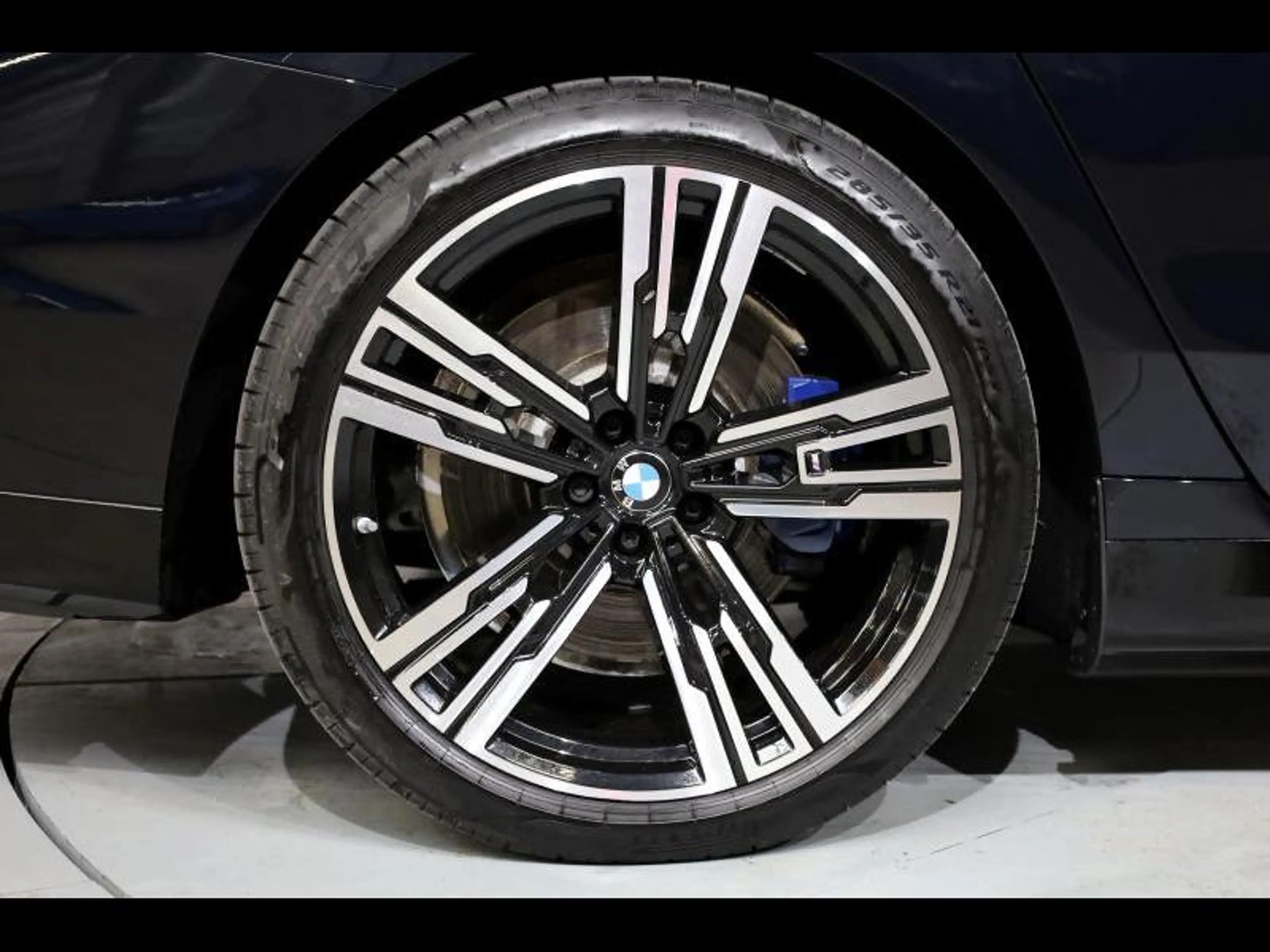 BMW i7 eDrive50 Kit M Sport — photo 4