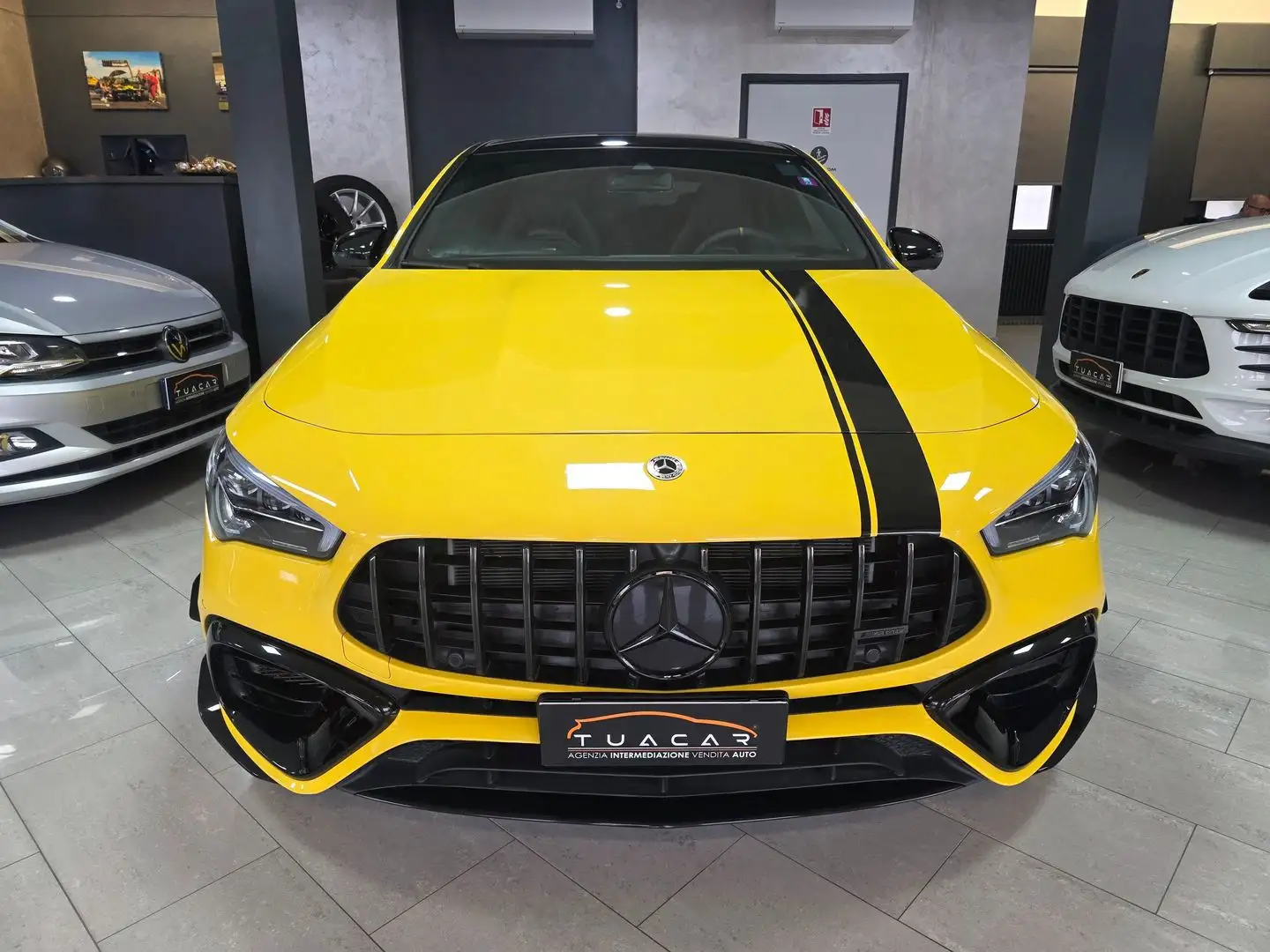 Mercedes-Benz CLA 45 AMG Premium Night Jaune - 2