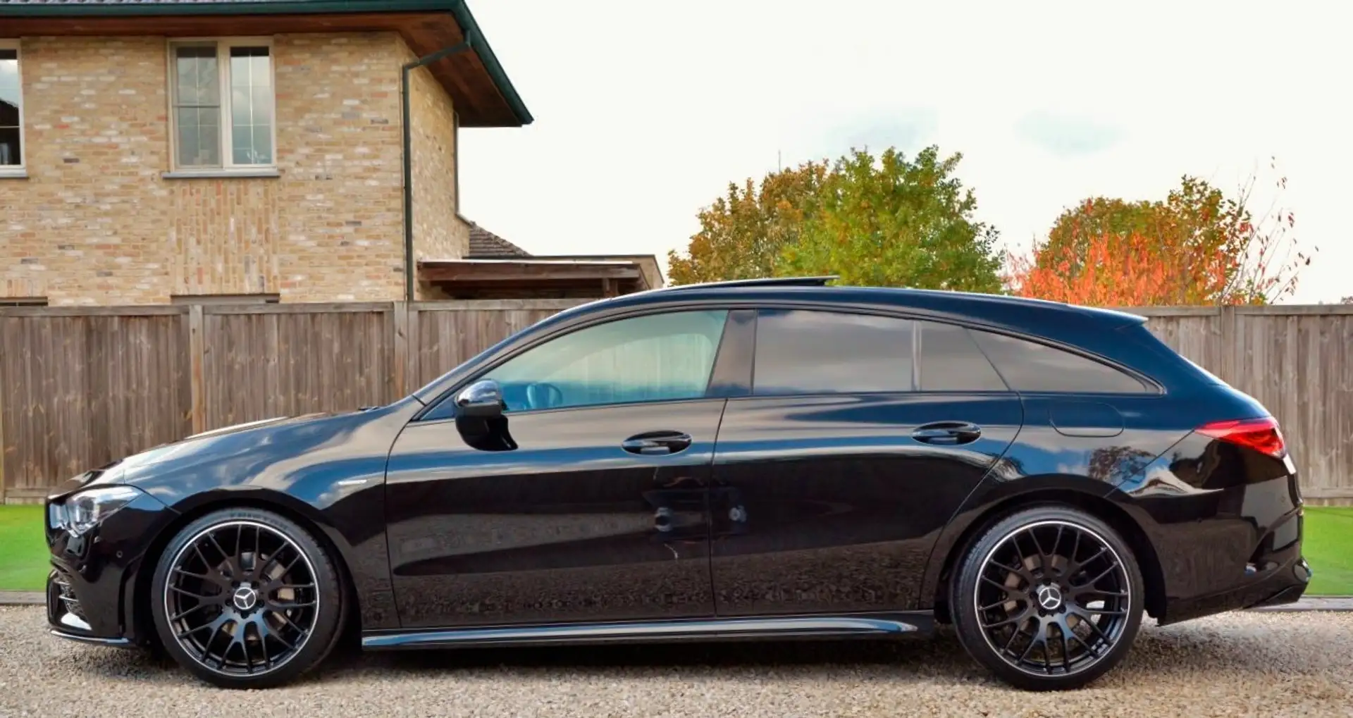 Mercedes-Benz CLA 180 AMG 7G-DCT **EDITION**45 AMG LOOK**PANORAMADAK** Zwart - 1