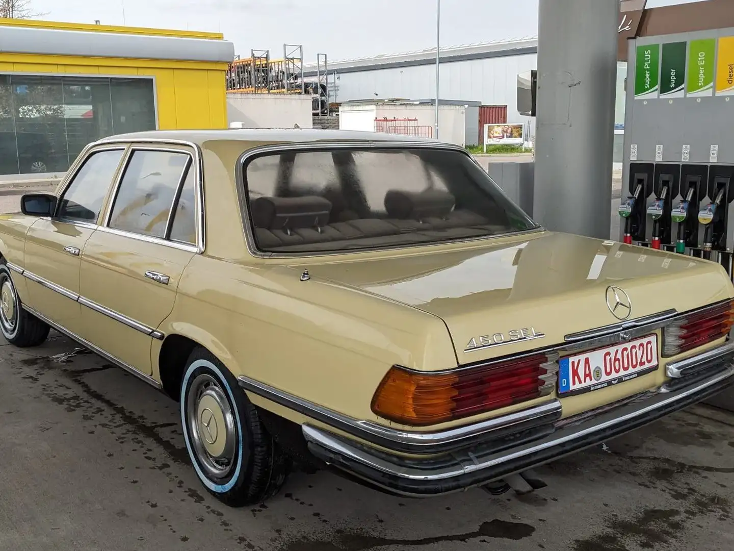 Mercedes-Benz 450 SEL Bej - 2