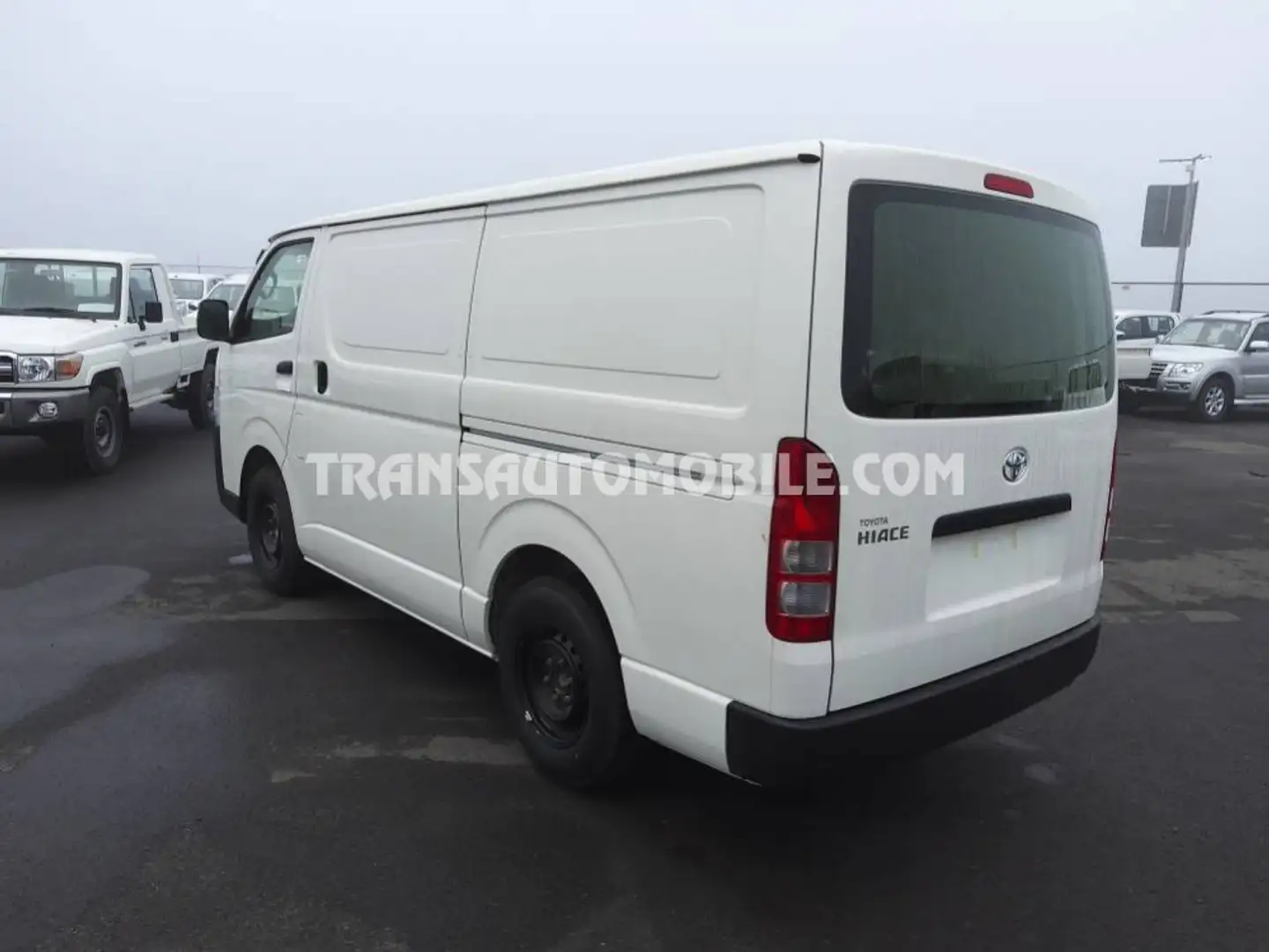 Toyota Hiace STANDARD ROOF  - EXPORT OUT EU TROPICAL VERSION -  Blanco - 2