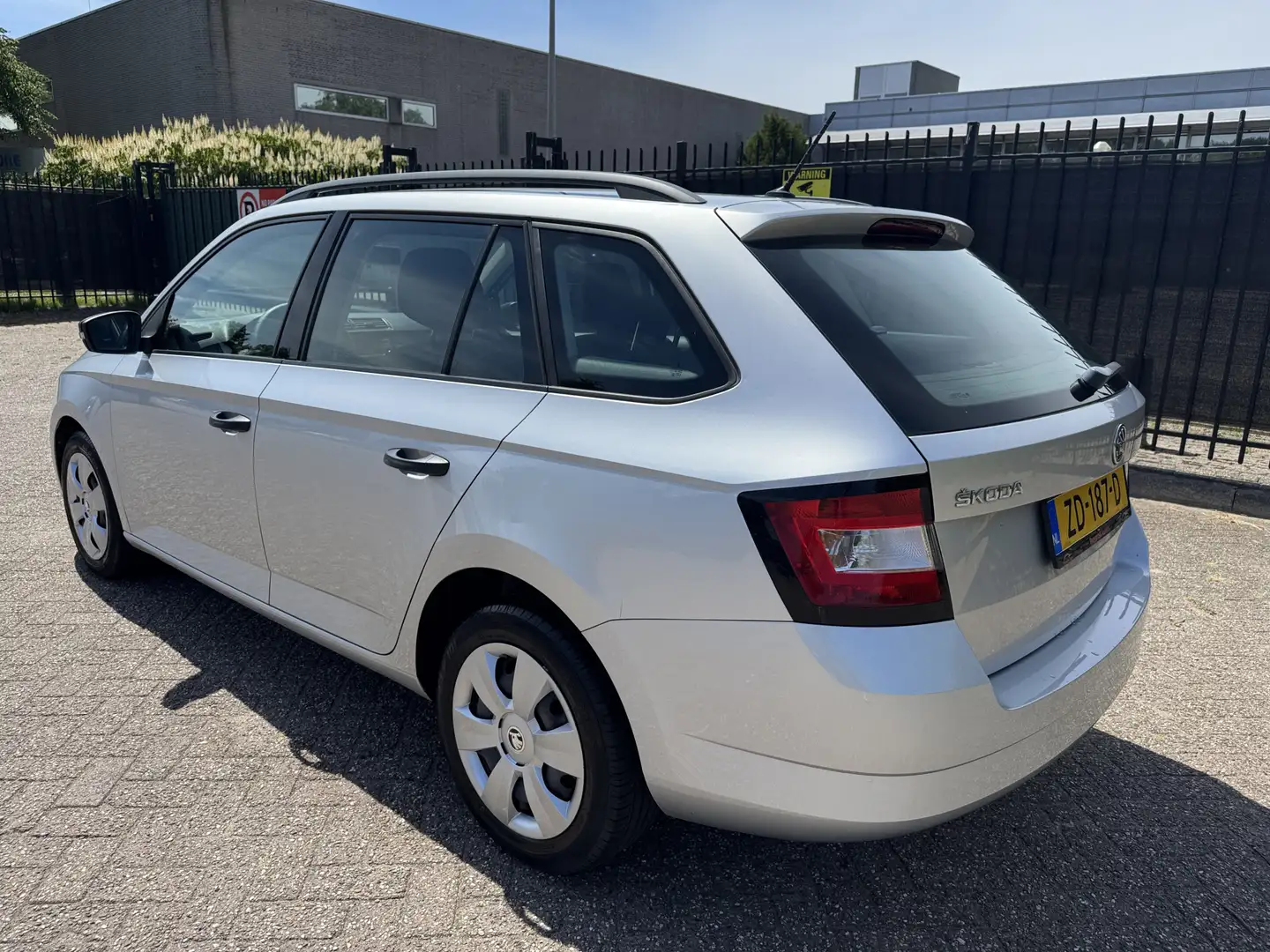 Skoda Fabia Combi 1.0 Edition Airco 74.109 KM Grijs - 2