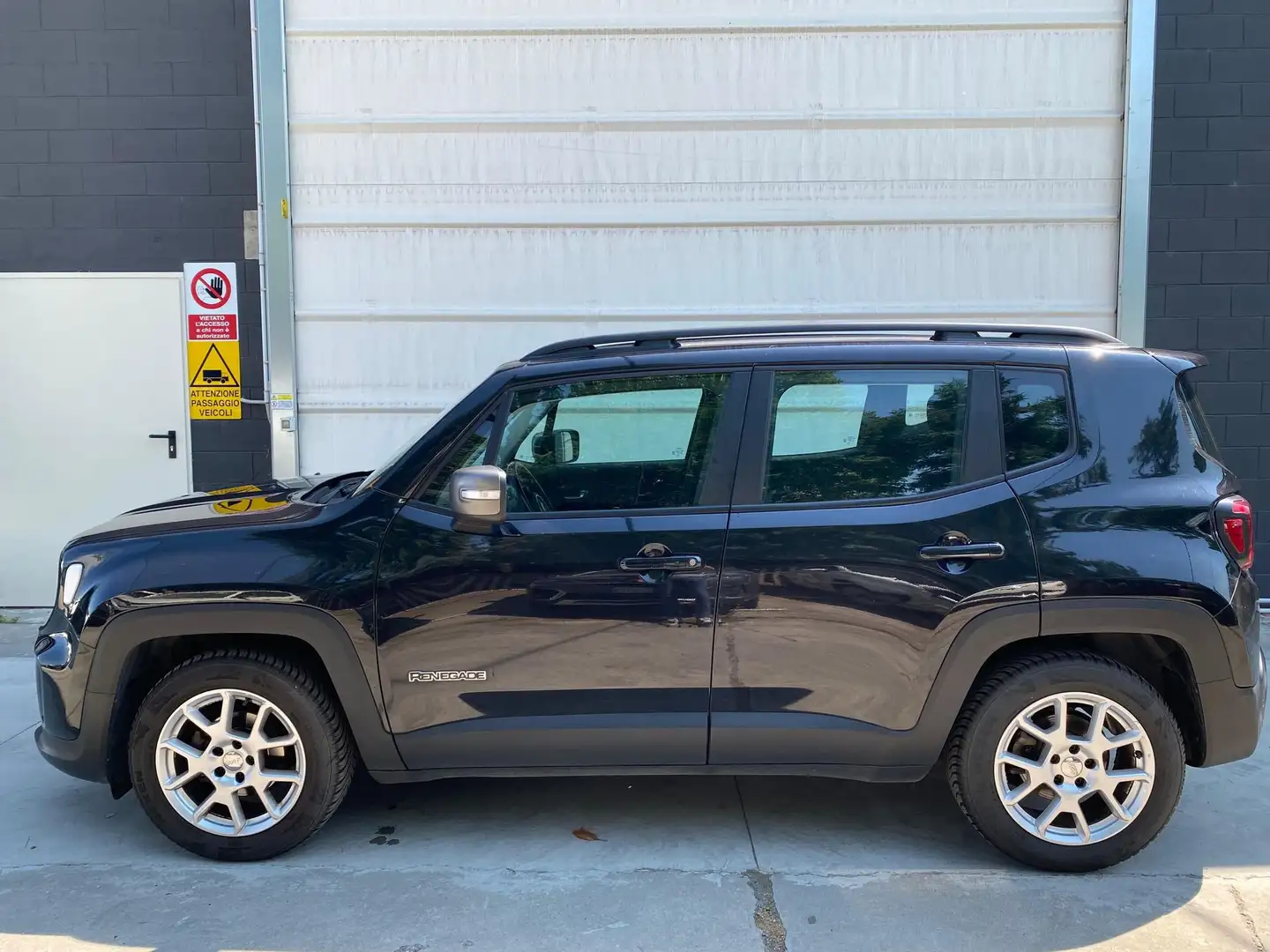 Jeep Renegade 2019 1.0 t3 Limited 2wd Чёрный - 2